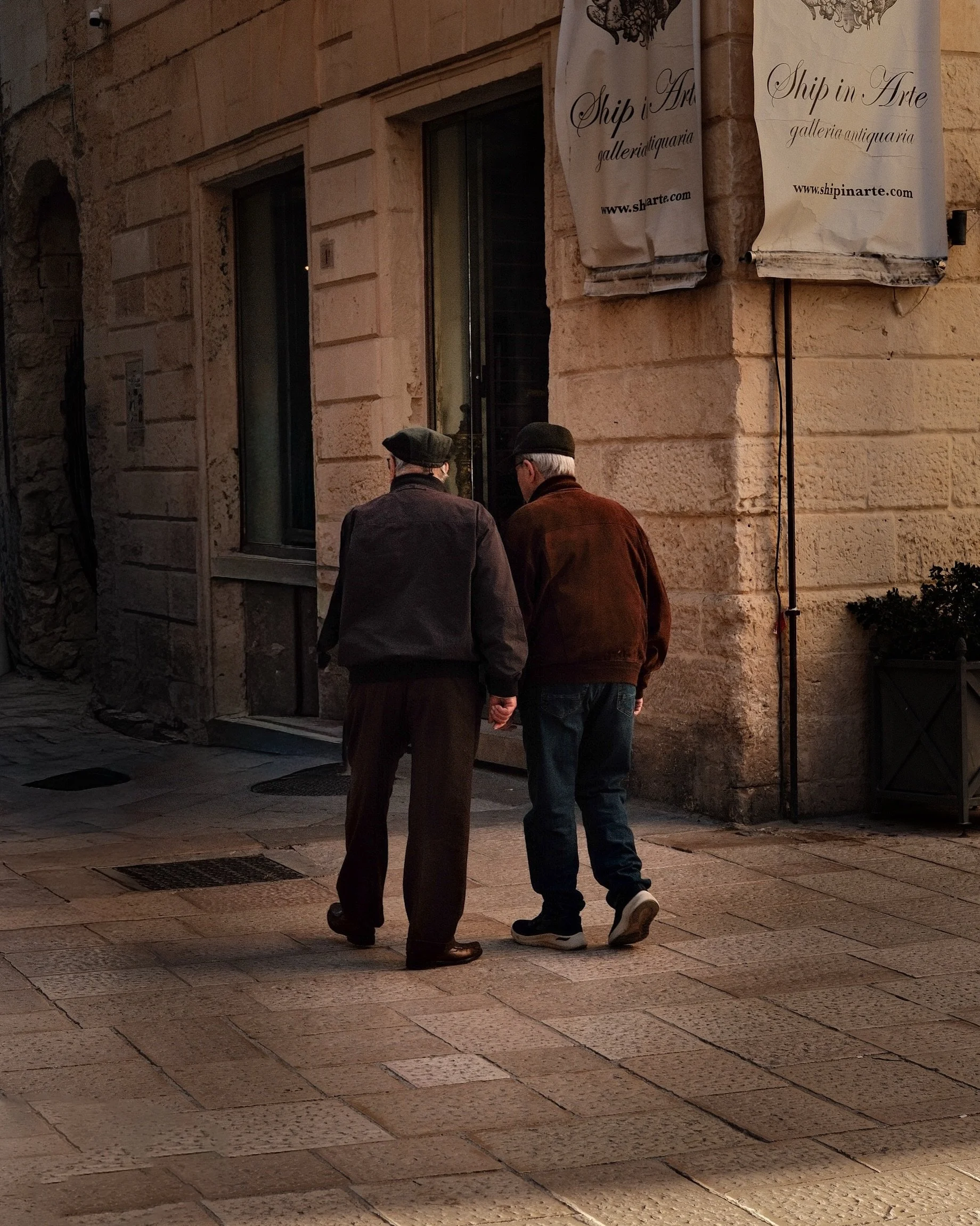 Picture perfect pockets of Puglia 🇮🇹🤍

Some places don&rsquo;t need an itinerary, just time to wander, and Lecce is absolutely one of them. 

Taking my camera out at golden hour is often the only thing on my to do list; when softness starts to sur