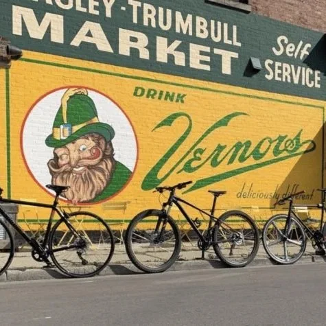 Inspired by legacy Detroit brands like Vernors Ginger Ale, we helped a new restaurant corner the market on four-corner pizza.