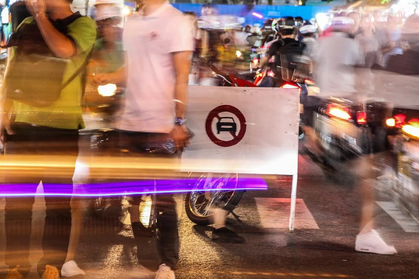 #travelphotography #asiaphotography #traffic #crowdedstreets #hanoicity