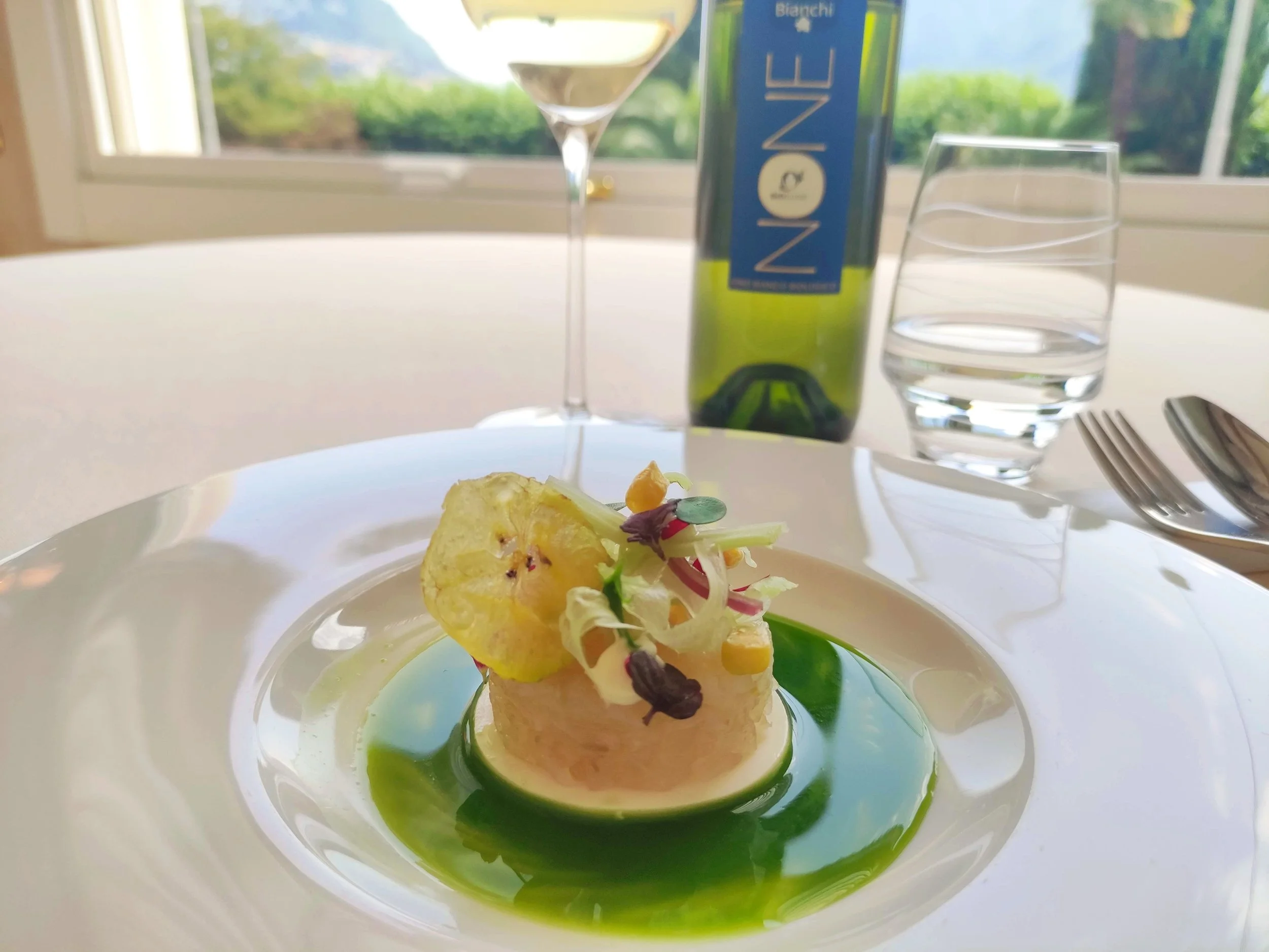 Lucioperca, sedano e burrata