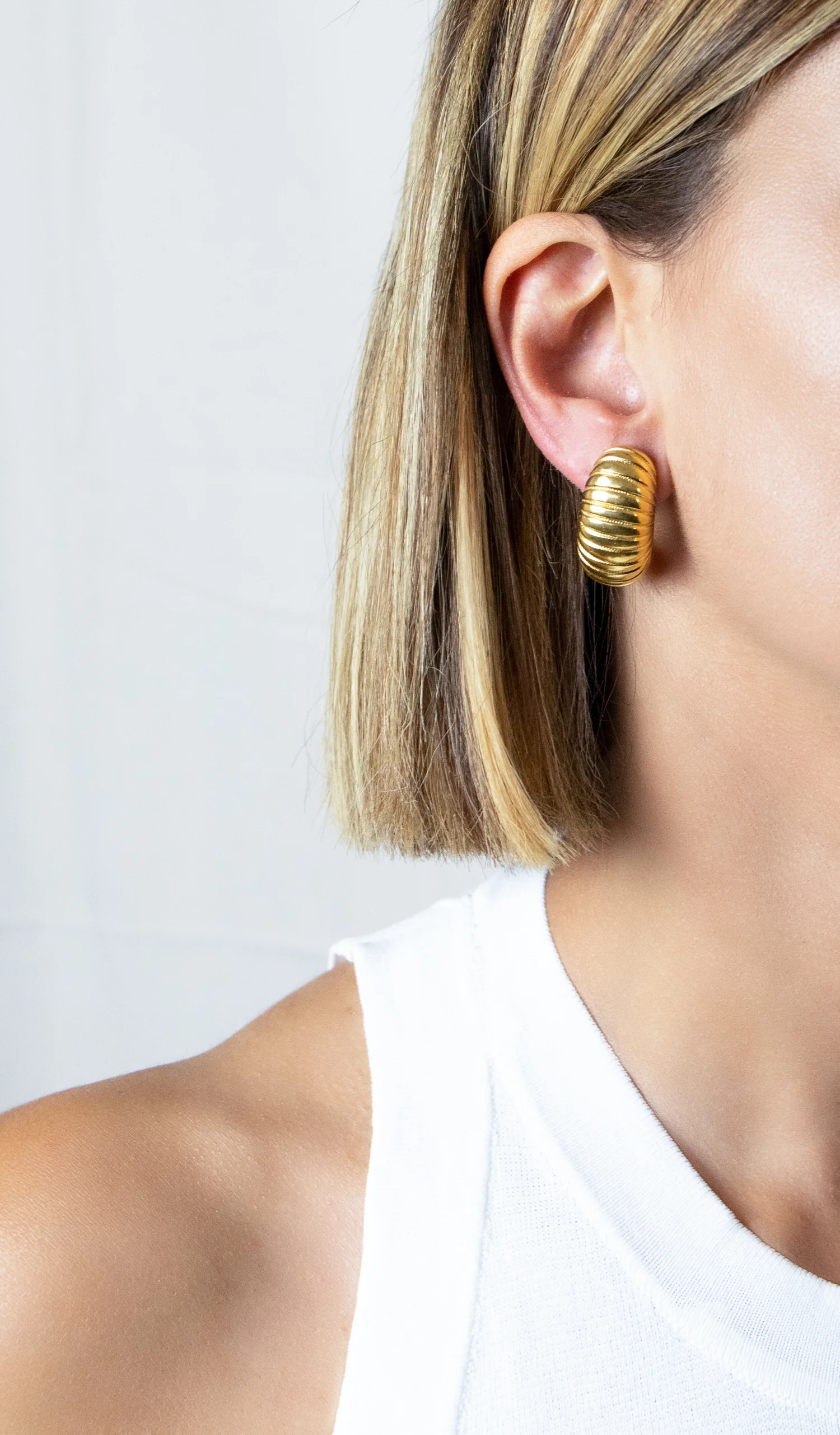 Boucles D’oreilles Anciennes Monet – Clips, Perles, Plaqué Or – Paire