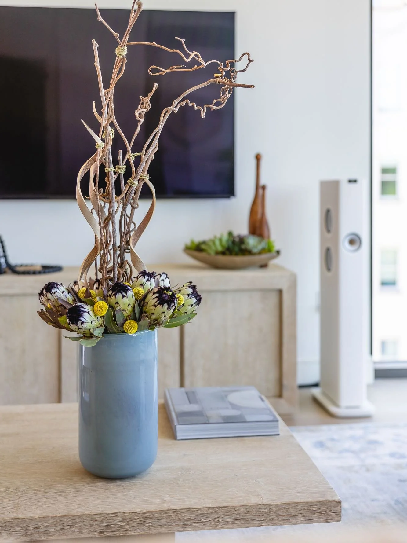 Tech and nature are stunning partners! 

These slender sound machines blend right in among our biophilic organic luxury design project. Cocktails will be served on the patio at 6. Playlist is ready to roll.

Do you dig?

#biophilicdesign #sustainable