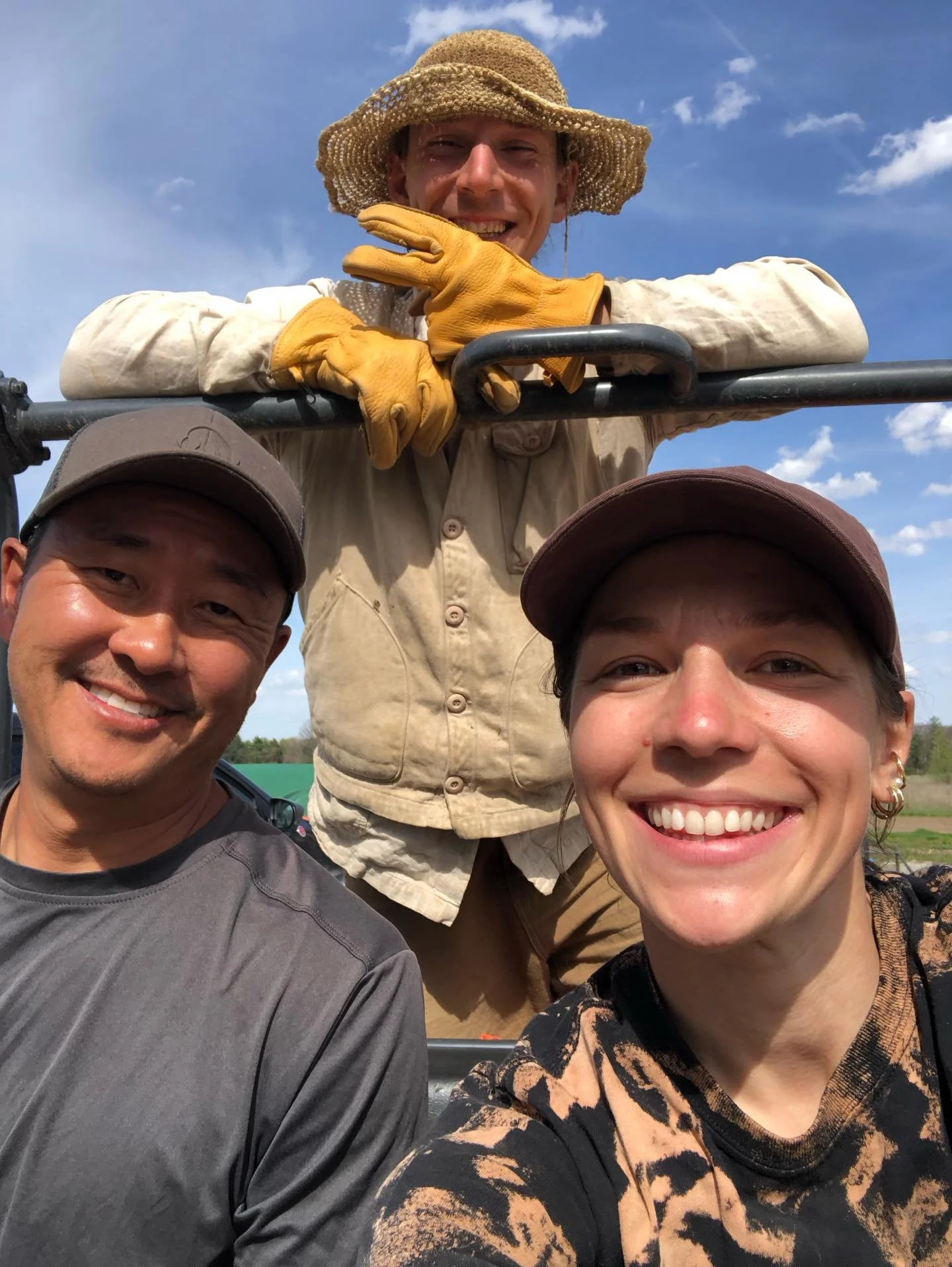 We have some verrry exciting news!! 🎉⁣
&bull;⁣
&bull;⁣
&bull;
&bull;⁣
‼️WE ARE HIRING: FIELD CREW‼️⁣
⁣
If you or someone you know loves learning about organic farming, working with a fun group of people, and spending time in nature, you will enjoy w
