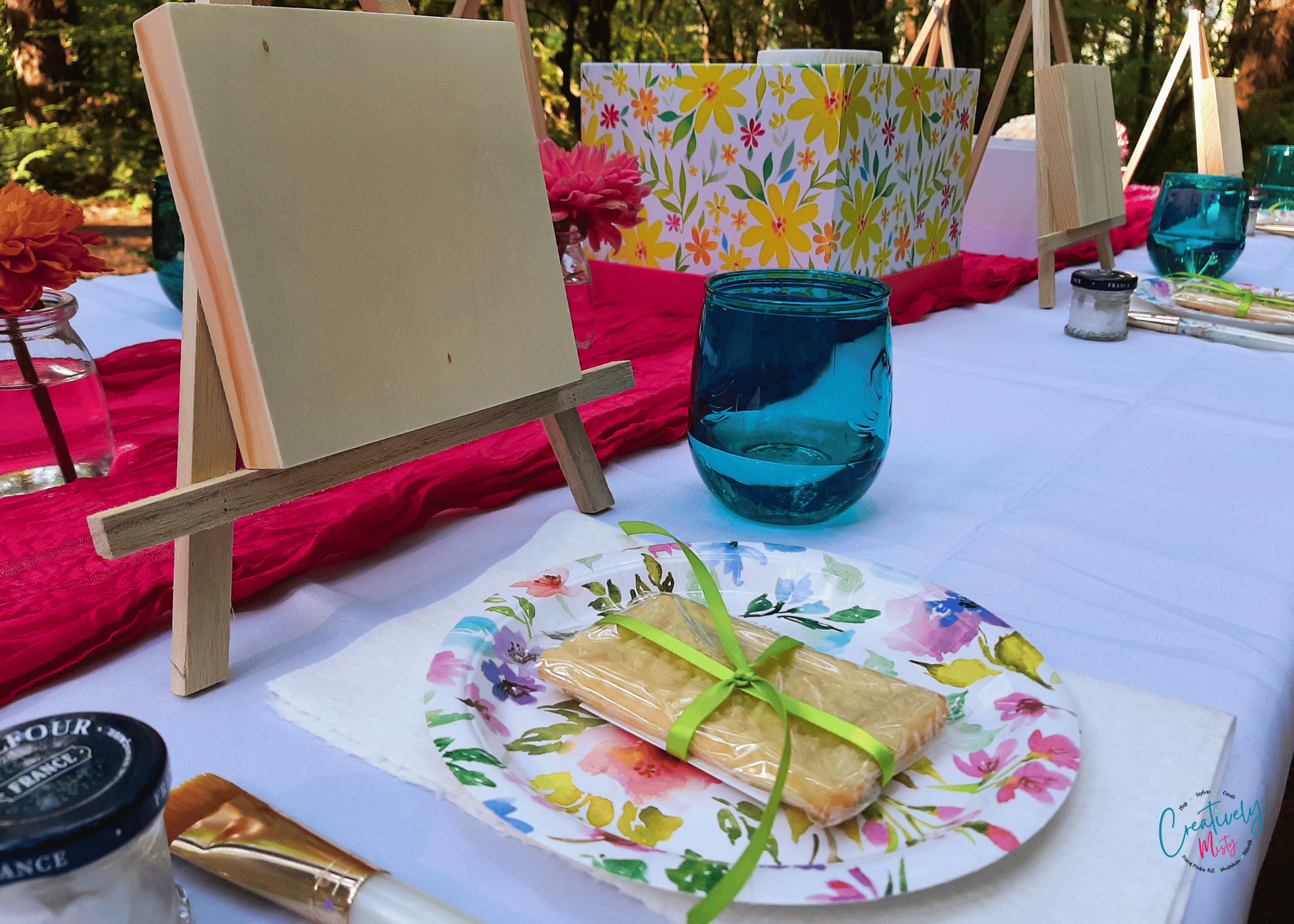 Table-decorated-for-a-Creatively-Misty-creative-experience