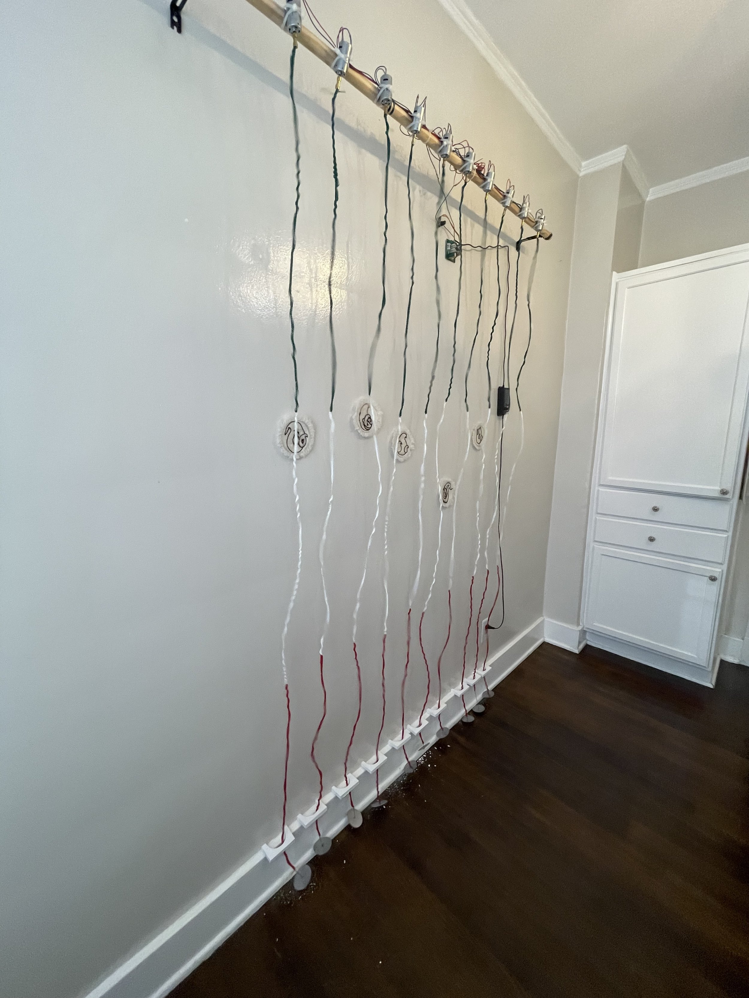 Justice seeking Mothers
Kinetic Installation (Dc Motors, crochet on wire metals, human hair embroidery on wool fabric).
2024
