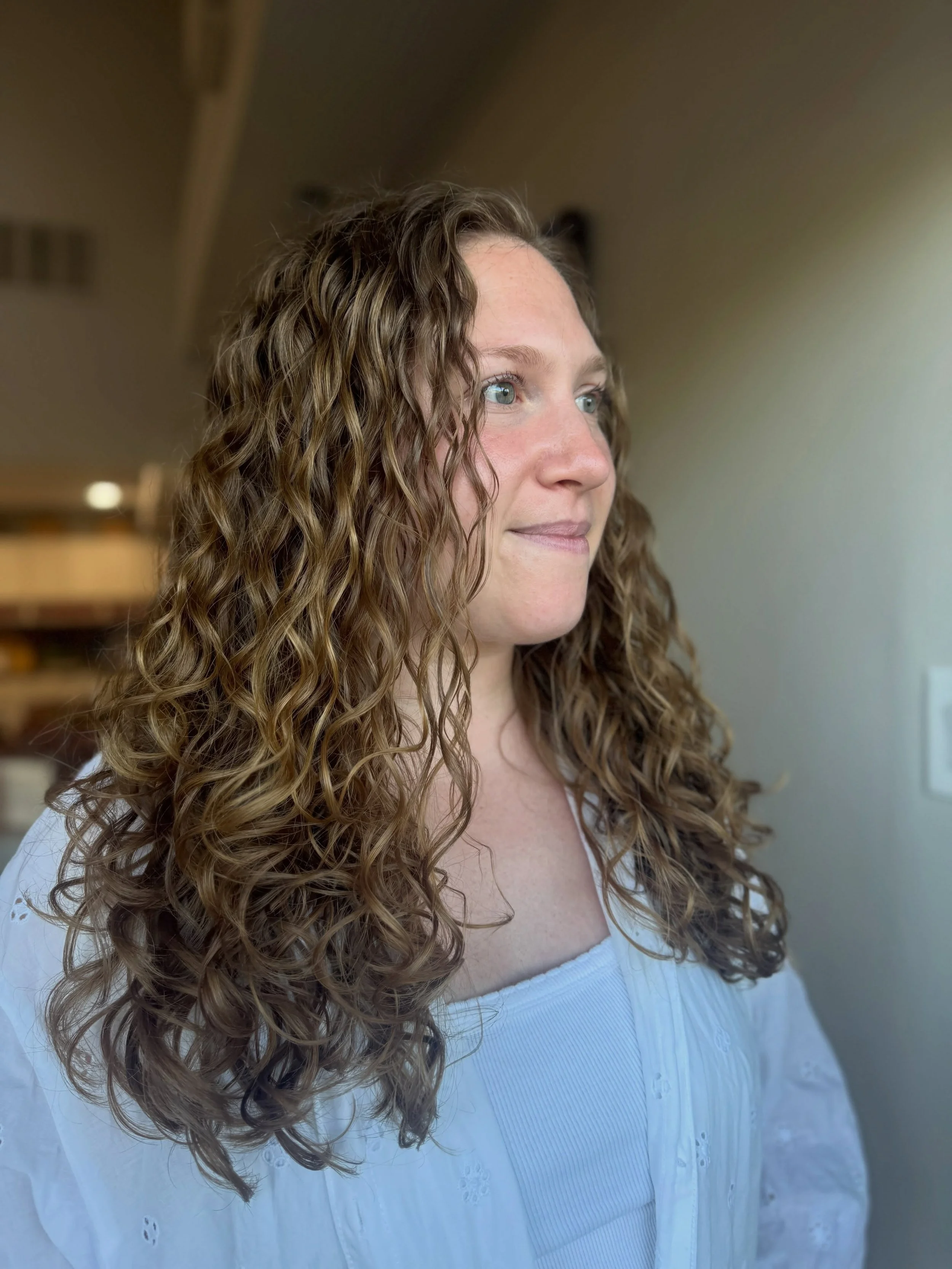 CUSTOMIZED CURLY CUT vs. CURLY EXPRESS ✂️➰

✨ CUSTOMIZED CURLY CUT
This is the full curly experience.

Perfect if you&rsquo;re:
&bull; A new curly guest
&bull; Ready for a new shape or noticeable change
&bull; Looking to remove significant length
&bu