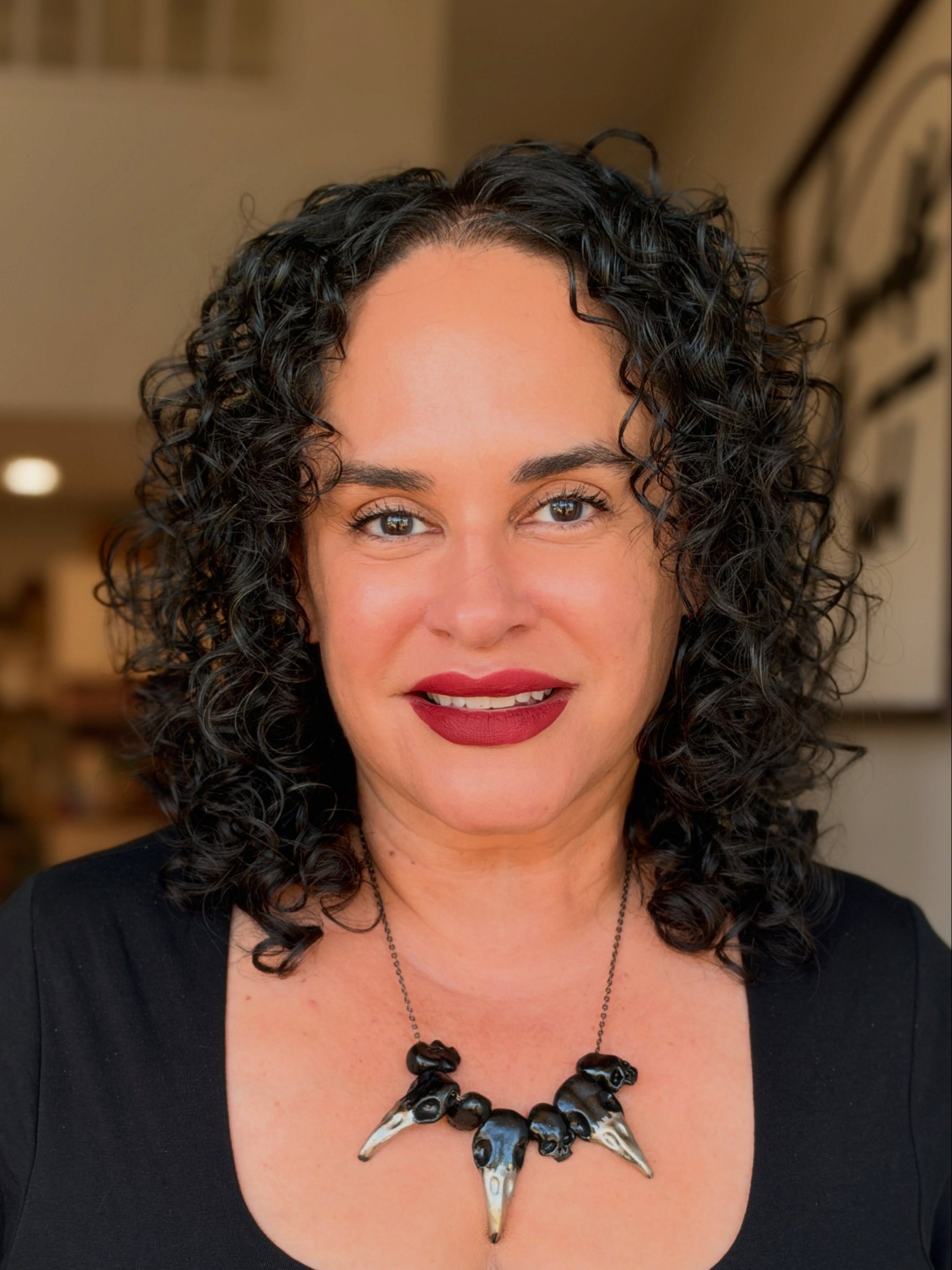 Fine Curls Need Hold, Too! ➰

One of the biggest misconceptions about finer hair textures is that you should avoid styling products because they&rsquo;ll weigh your curls down.

But here&rsquo;s the thing&hellip; fine hair still needs hold!

The key 