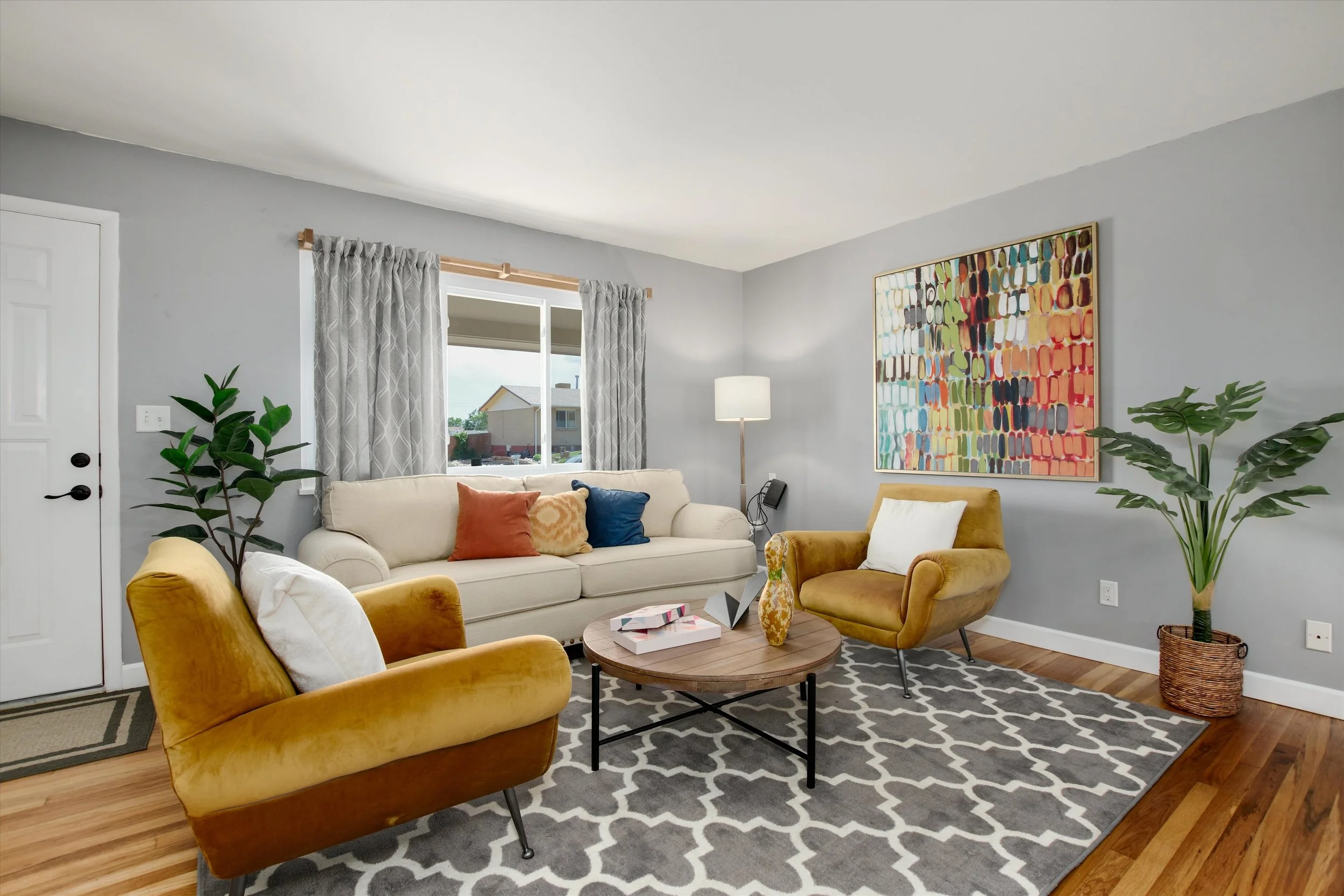 05-Living Room.jpg