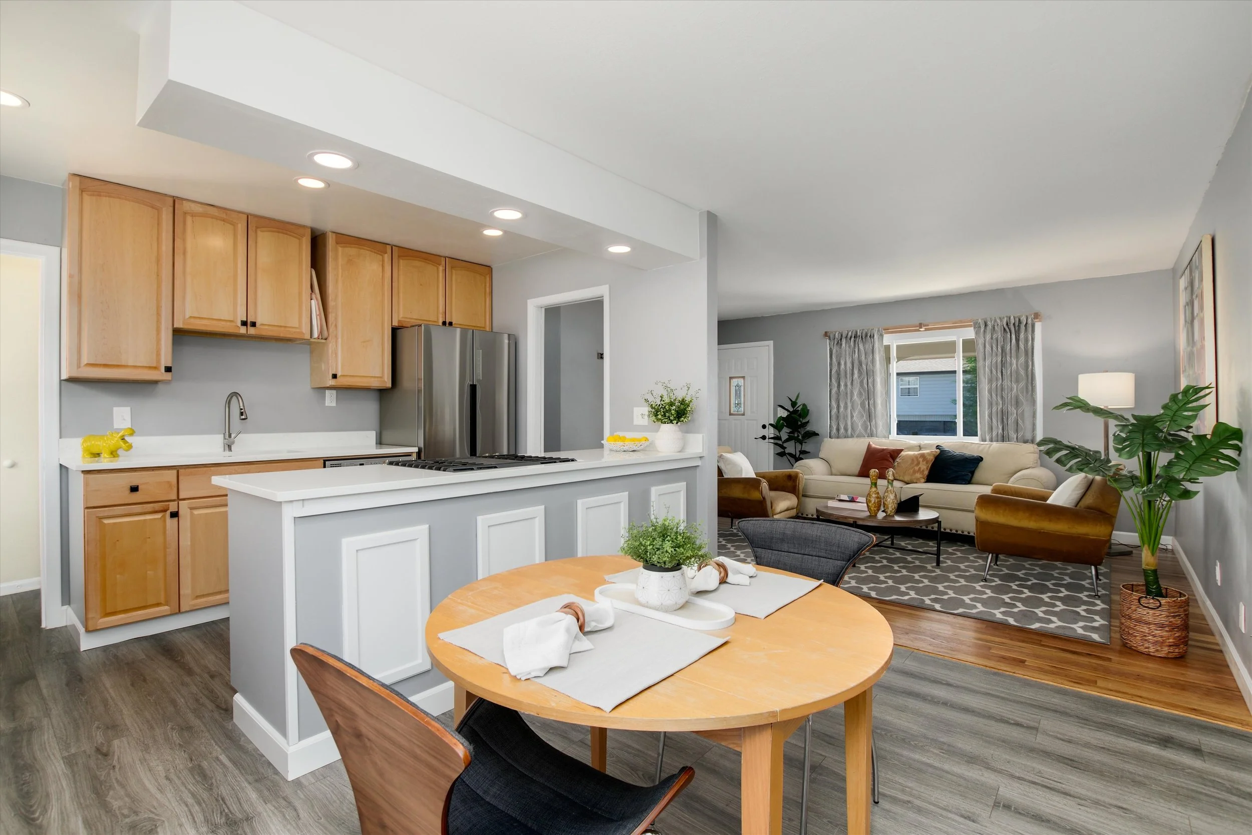 09-Dining Room.jpg