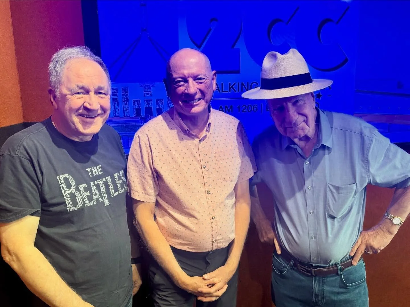 Sunday Roast this morning at 2CC with Ian Meikle (nice t-shirt &amp; my favourite band👍) and Rod Henshaw (nice hat &amp;, yes, it&rsquo;s mine!).