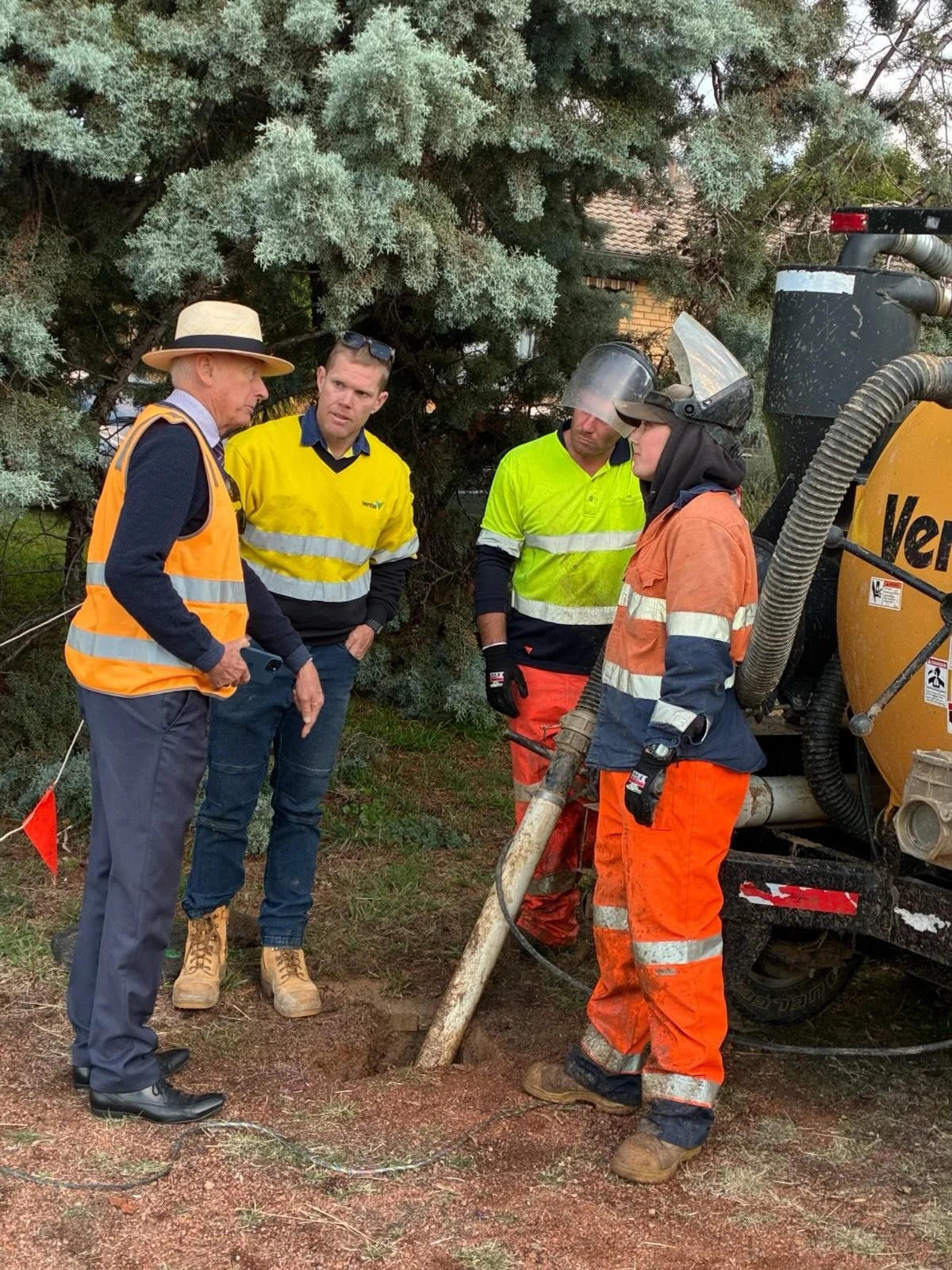 Fascinating to watch the boring of a tunnel at an NBN Construction Site in Scullin last week as part of the ACT Fibre Upgrade Program. Thank you Dee Kneipp, NBN&rsquo;s ACT Stakeholder Engagement Manager, and the hardworking team from Ventia, for you
