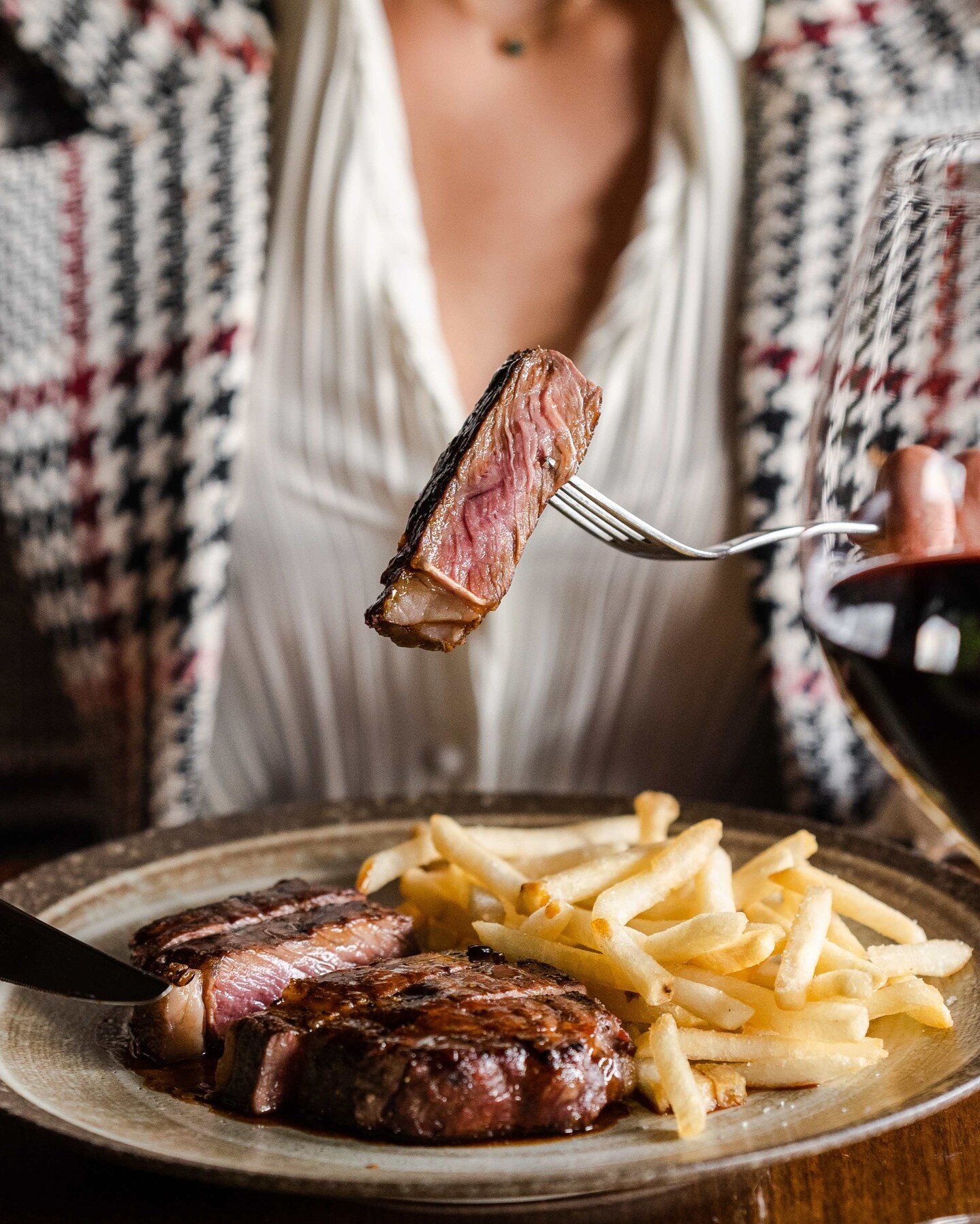 A Friday classic! Join us for lunch and indulge in our succulent Dry Aged Cape Grim Scotch Fillet &amp; Fries.

Bookings are available online now.

#restaurant #sydneyeats #sydneyfood #sydneylocal #sydneyfoodie #feastagram #wine #crowsnest #annatasyd