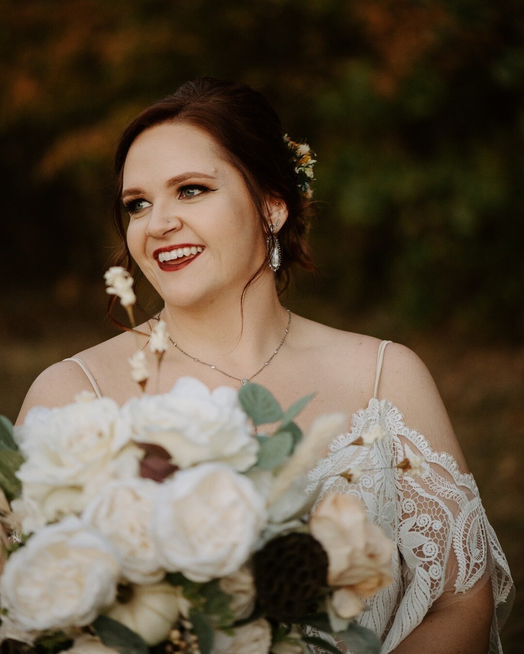 As a makeup artist, your desired look for your wedding is very important to me! It is my job to make sure you trust me and love what I create for you even after your wedding is over and you look back on your wedding photos. I always encourage a neutr