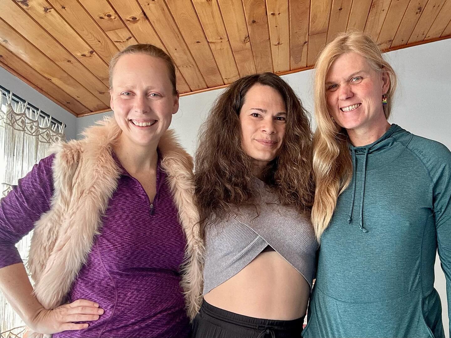 Had a wonderful silent meditation retreat with @kay_onward &amp; @myleeblake last weekend. Got to create some transformational visualizations for transwomen 🌈 Sooooo grateful for @highitskymb&rsquo;s beautiful retreat center/home in the woods of ups
