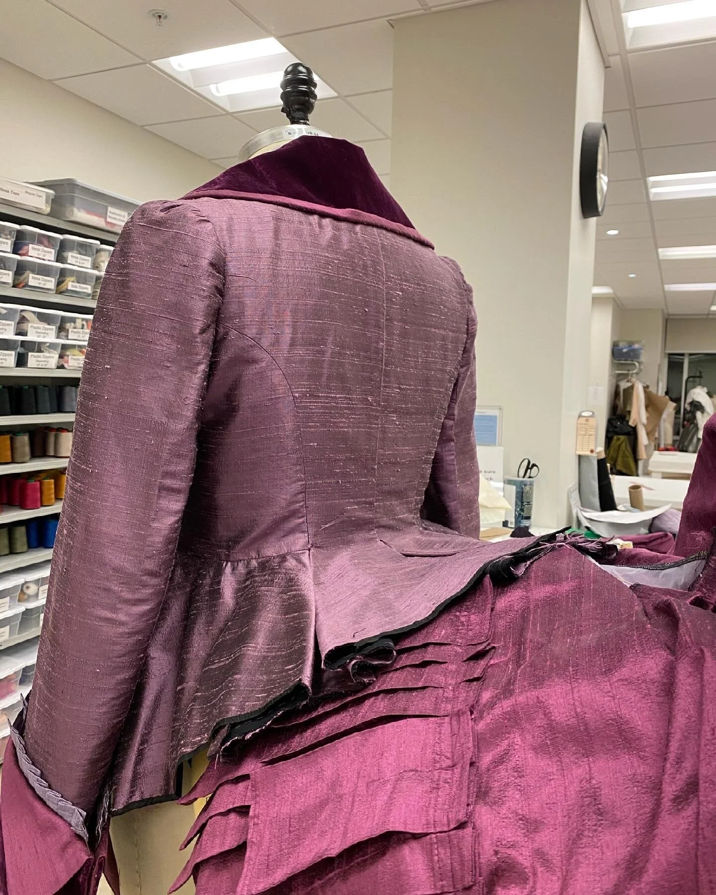 The bodice - side back