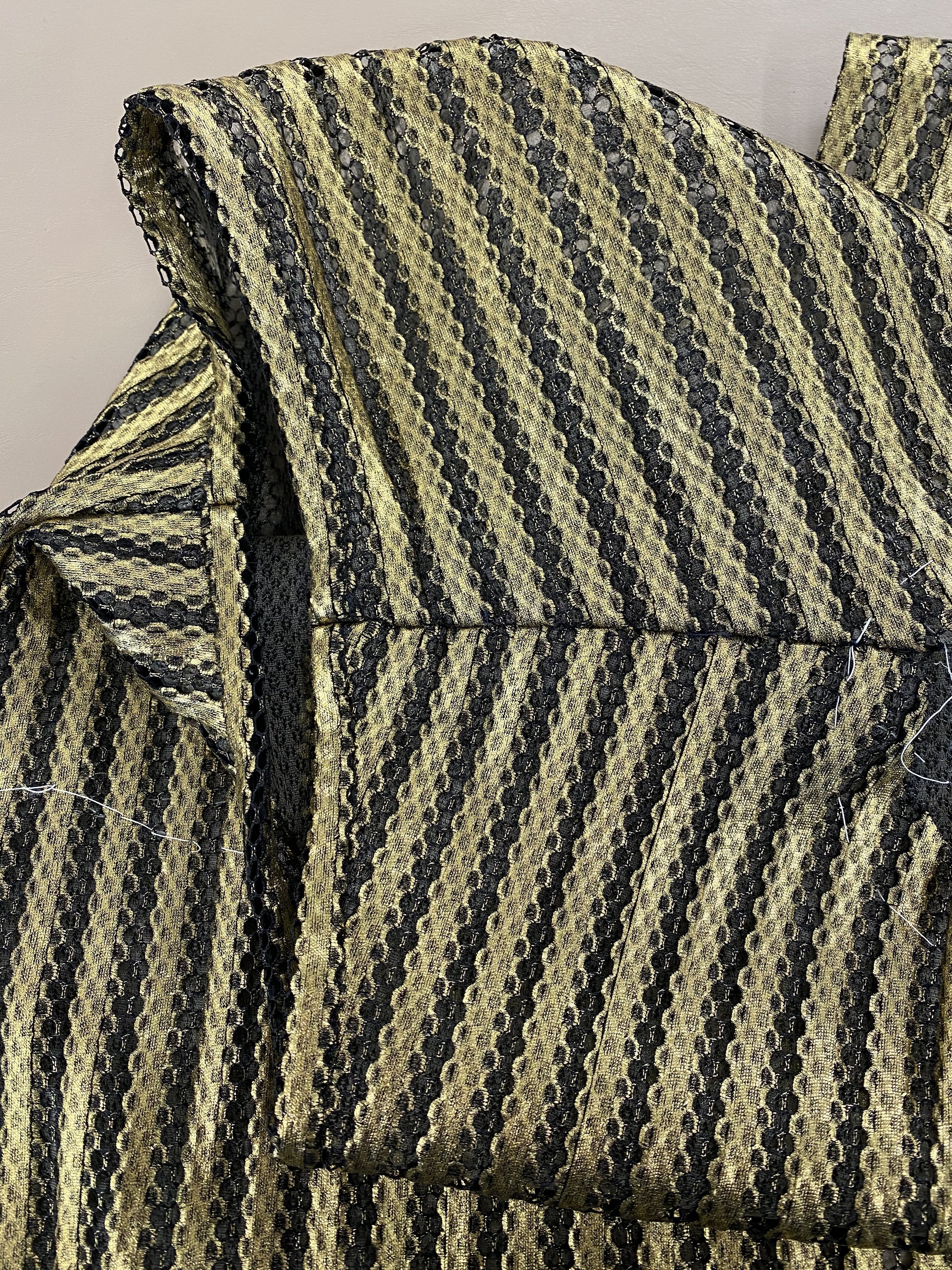 self bound arm hole and shoulder seam. 