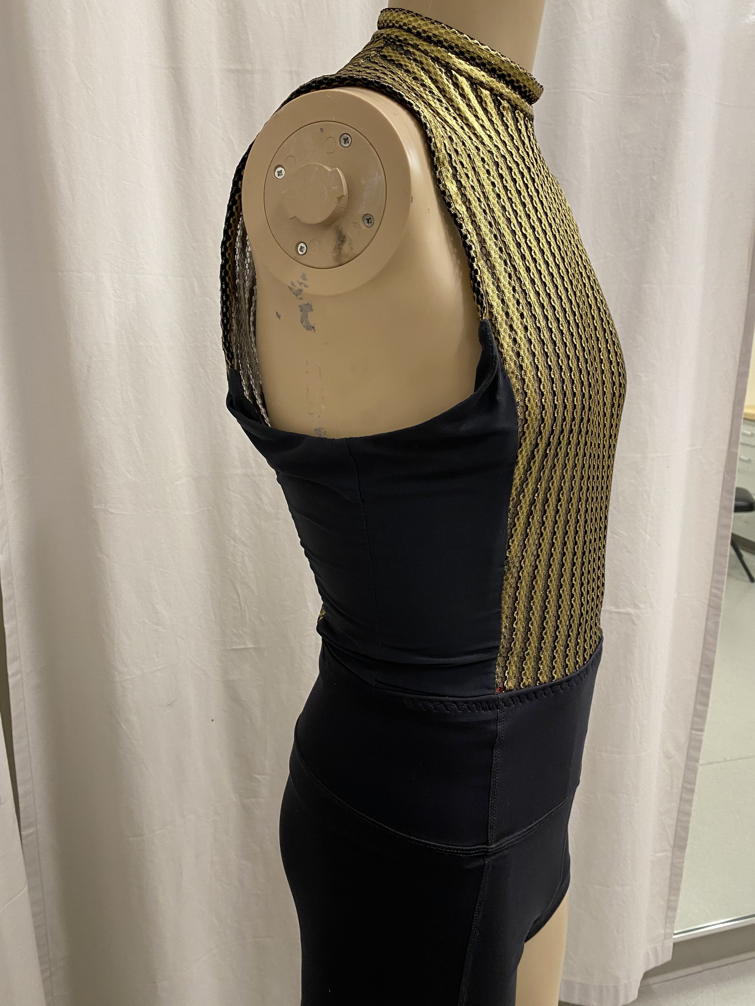 Final mesh shirt - side