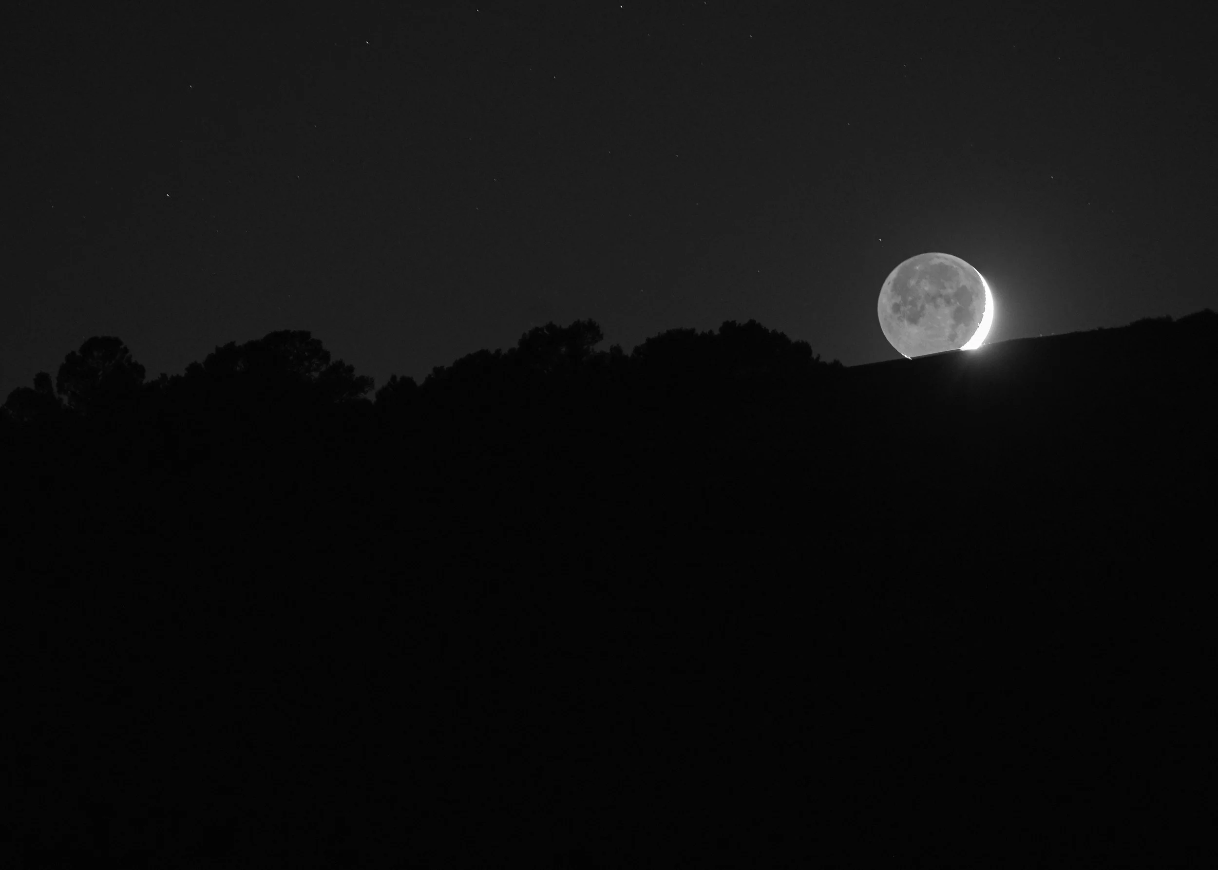 white-mountains-moonset.jpg