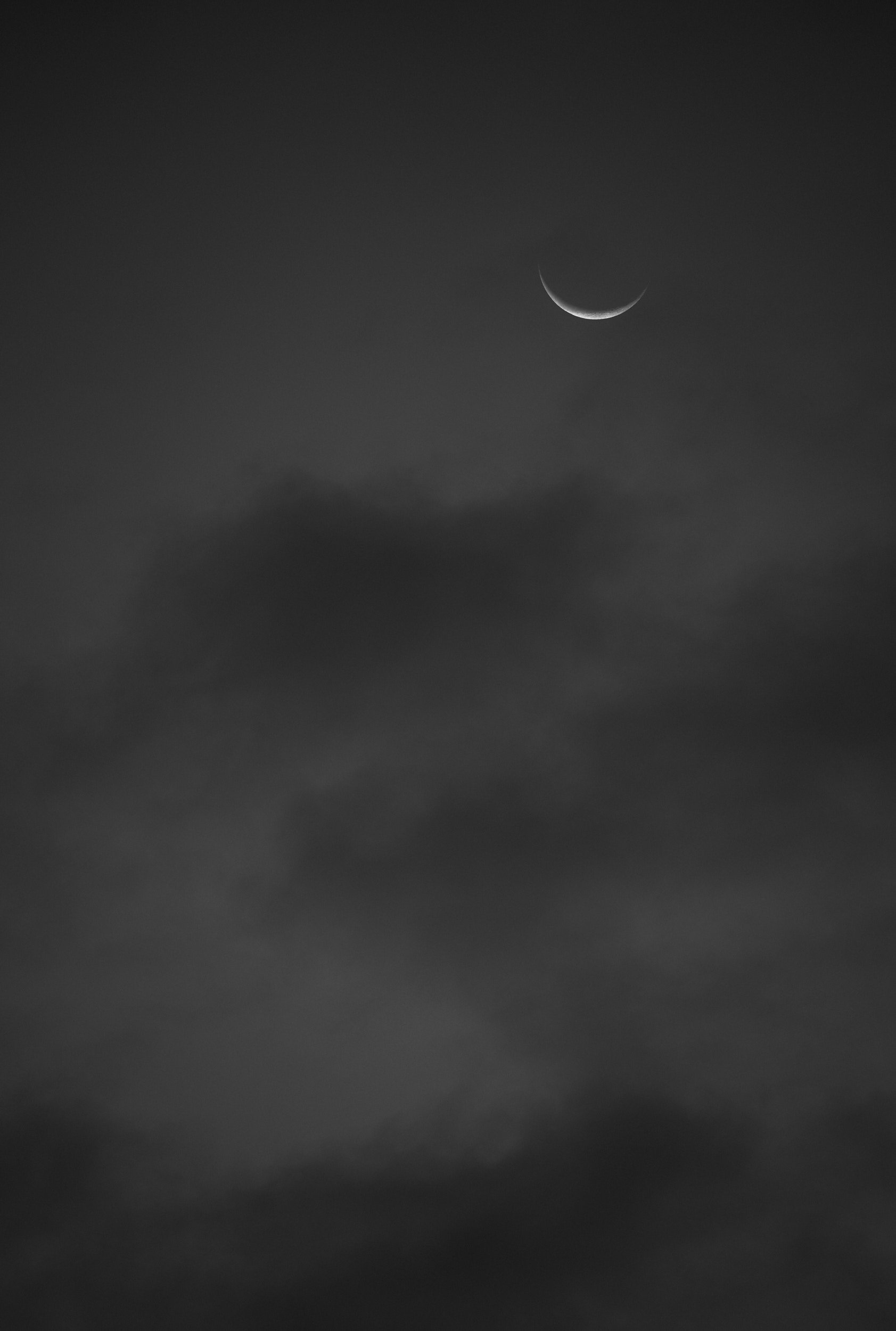 moon-in-the-evening-with-clouds.jpg
