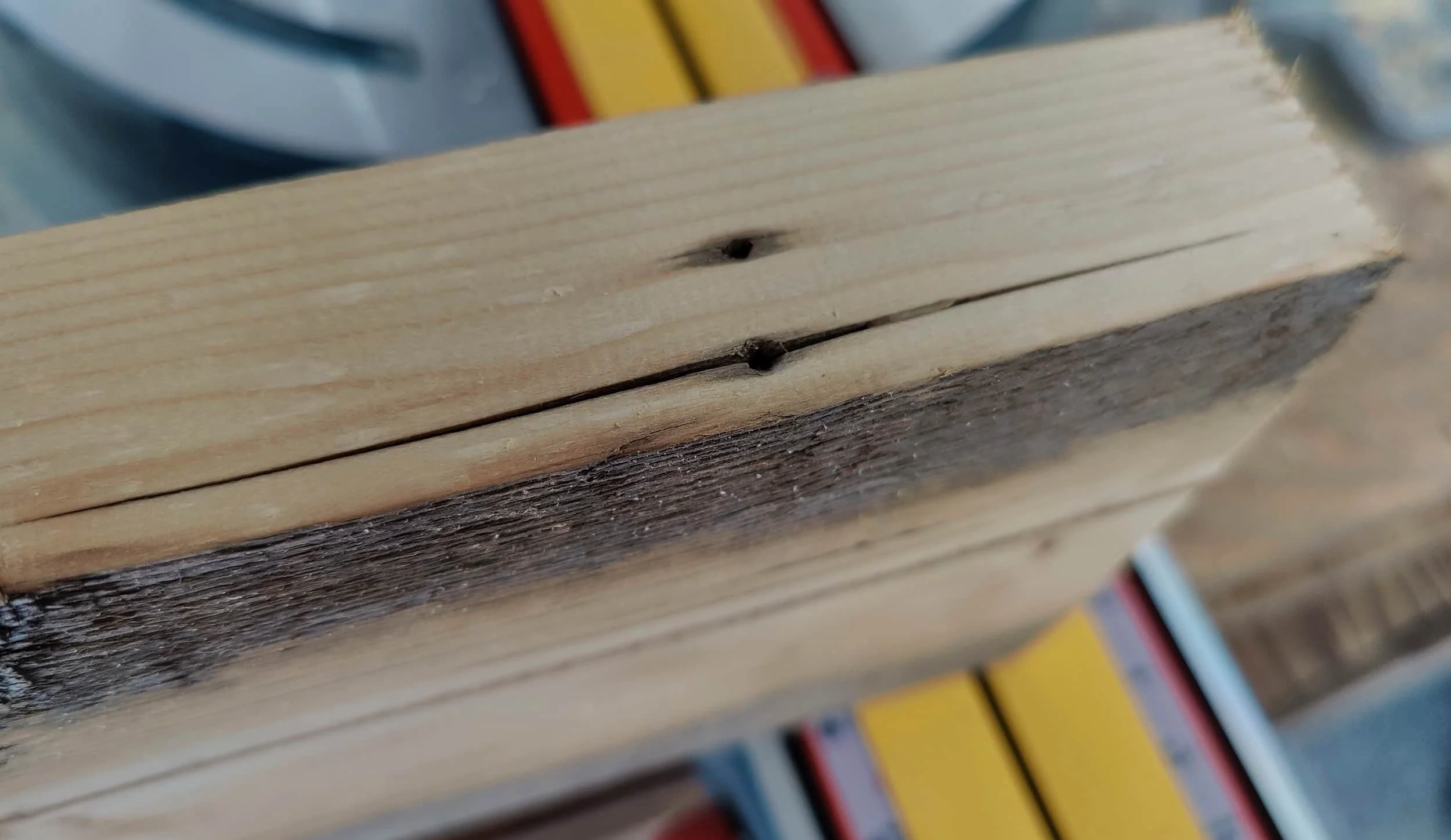 A close up of some a crack