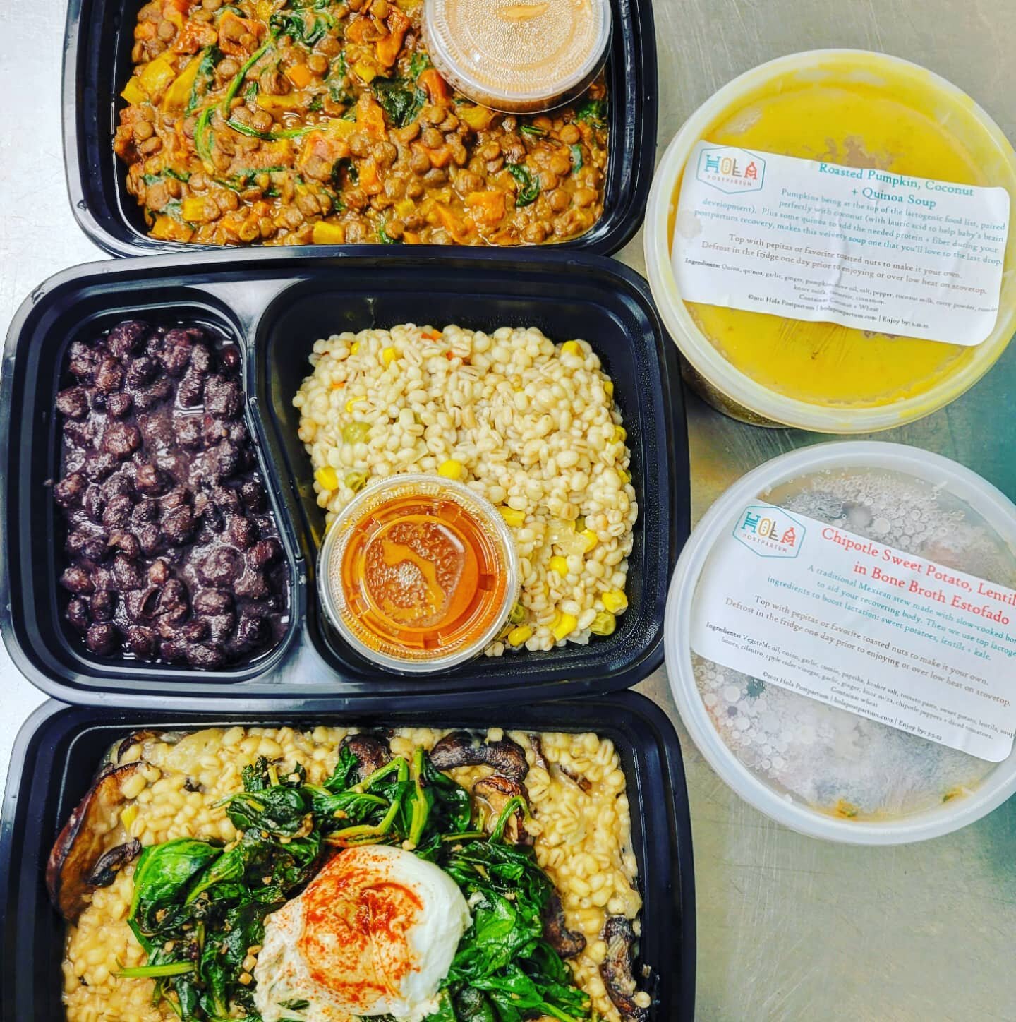 Hola Delicious! Our new Posparto Bueno Meal Bundle is here and is filled with 5 meals to fully nourish your postpartum healing.💃
.
Intentional ingredients to aid the healing of your womb + to boost your milk supply. You choose the two soups to go al