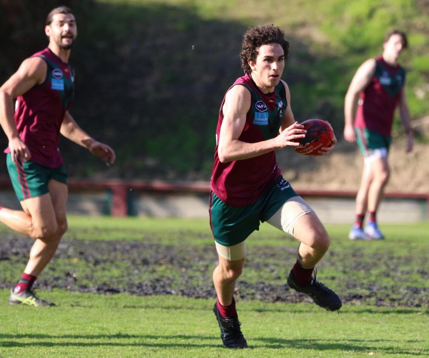 ⬅️ SWIPE LEFT ⬅️

Meet Petro Pirozek. At just 19 years of age, &lsquo;Petch&rsquo; has made an enormous impact on the Unicorns.

&lsquo;Pesto Pasta&rsquo; loves chasing the leather Sherrin with his curly mop, silky skills and eye for a goal on his bo