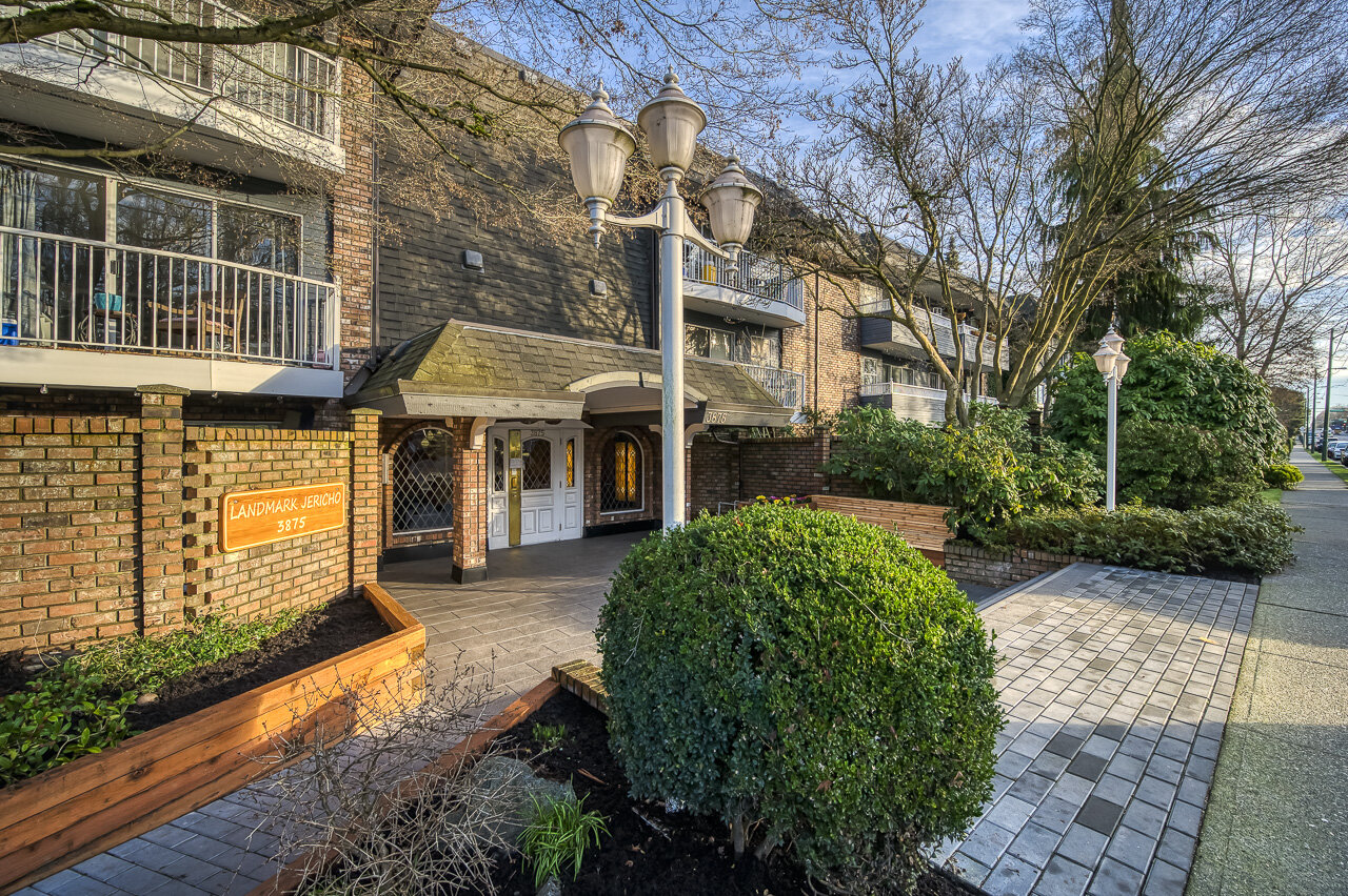 207-3875 West 4th Avenue, Vancouver, BC, V6R 4H8