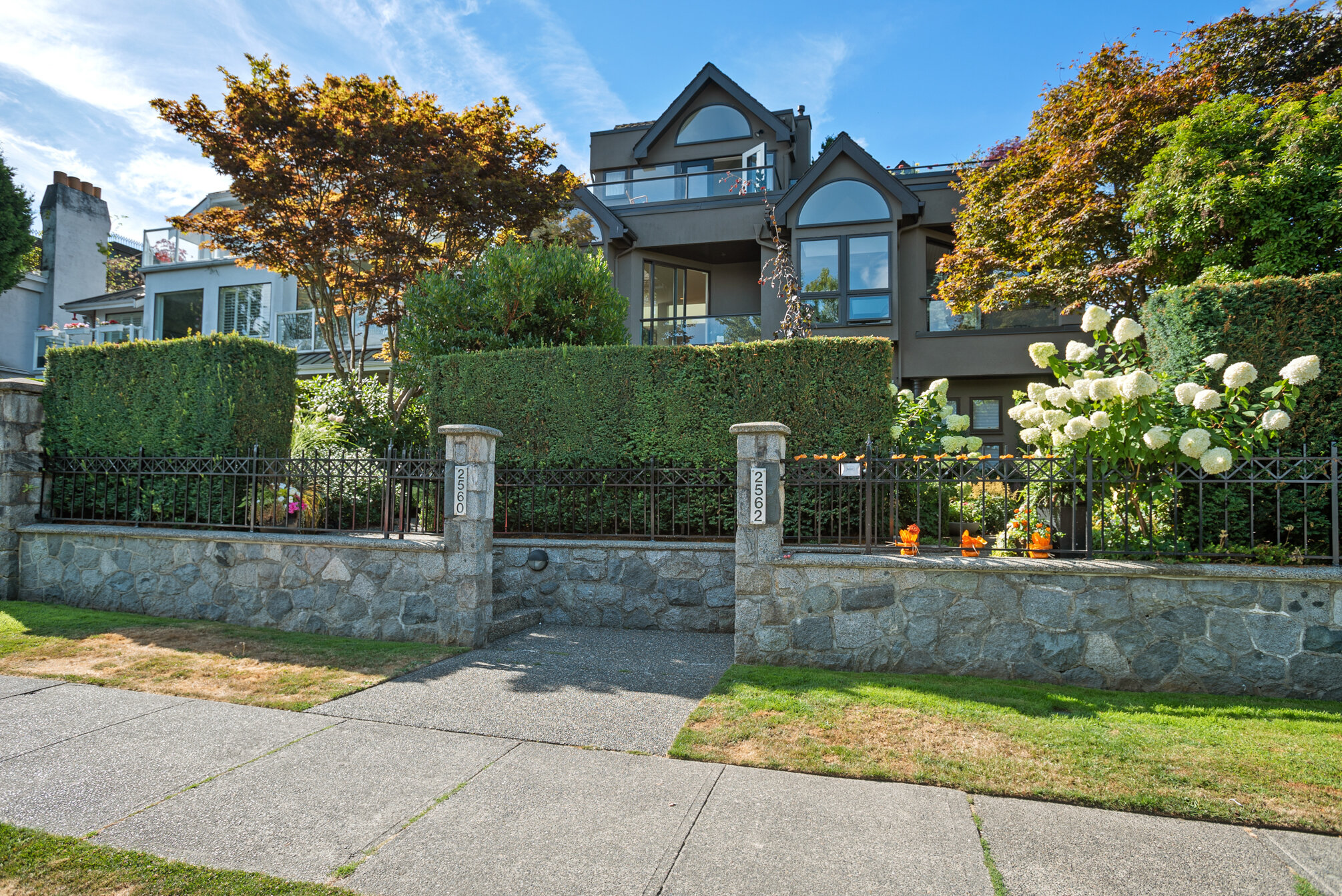 2560 Point Grey Rd Vancouver BC 01.jpg