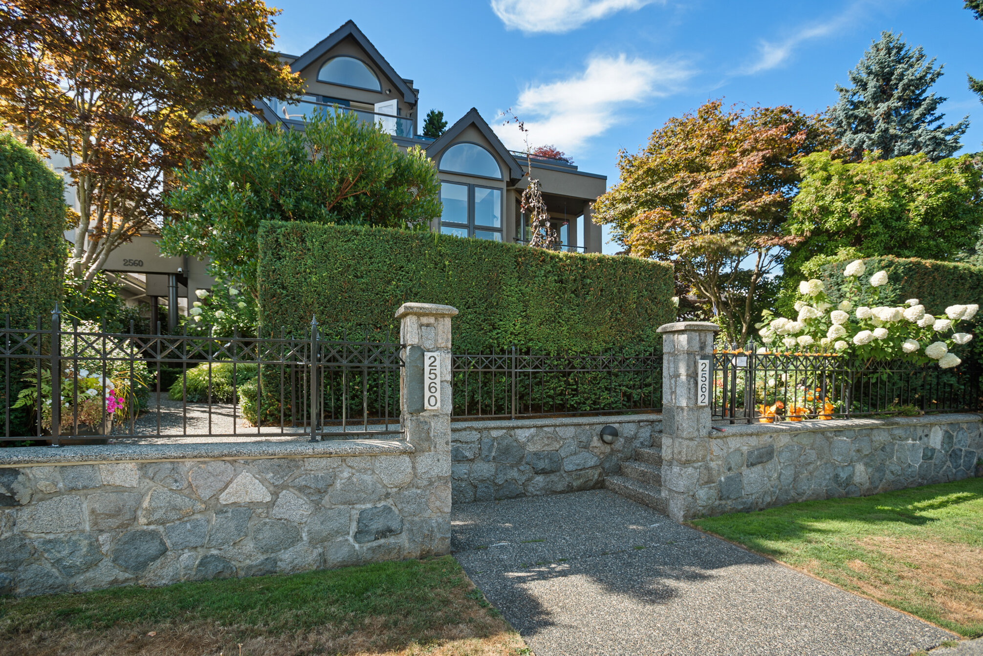 2560 Point Grey Rd Vancouver BC 02.jpg