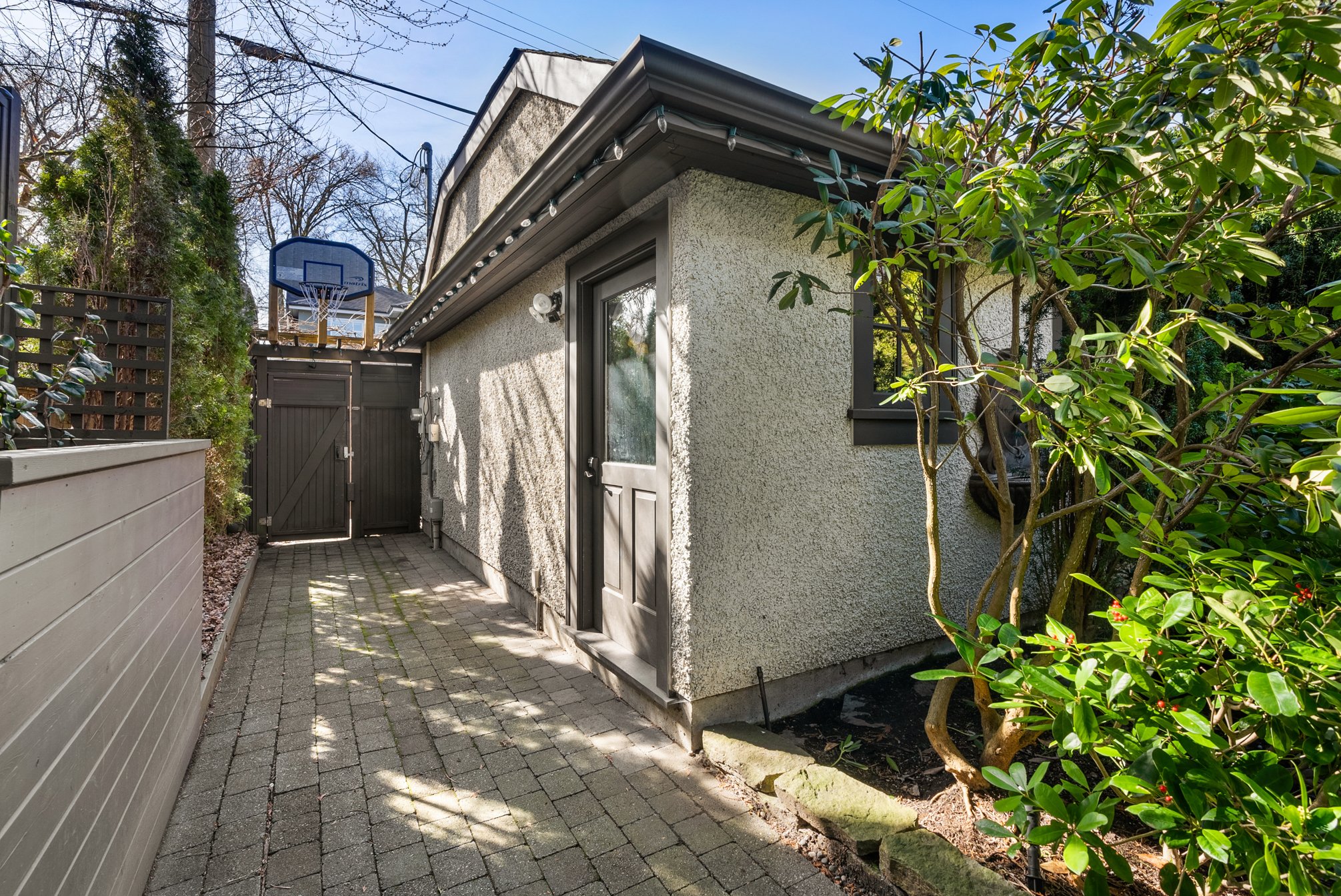 3356 27 Ave W Vancouver 64.jpg