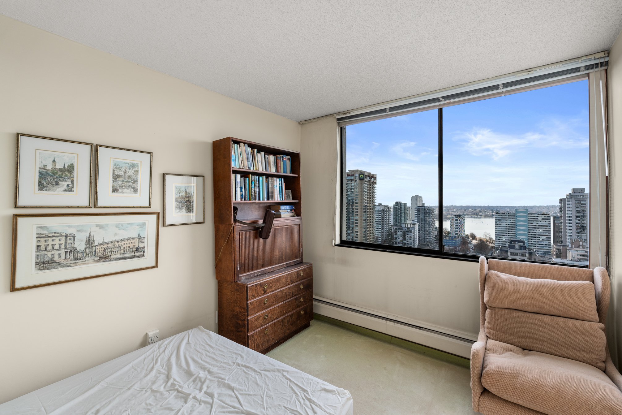 2103 1816 Haro St Vancouver 013.jpg