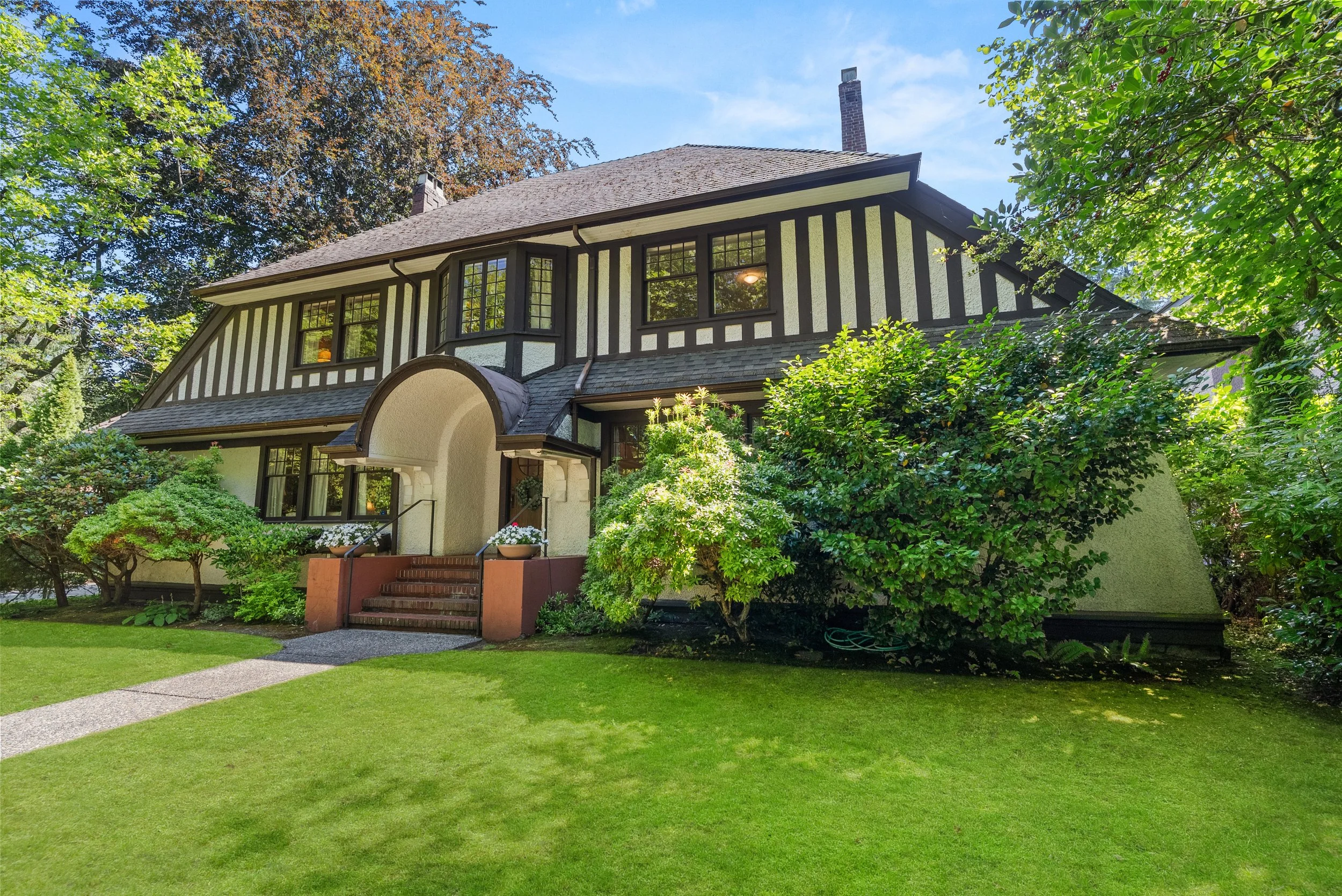 4412 Marguerite St Vancouver 13.jpg