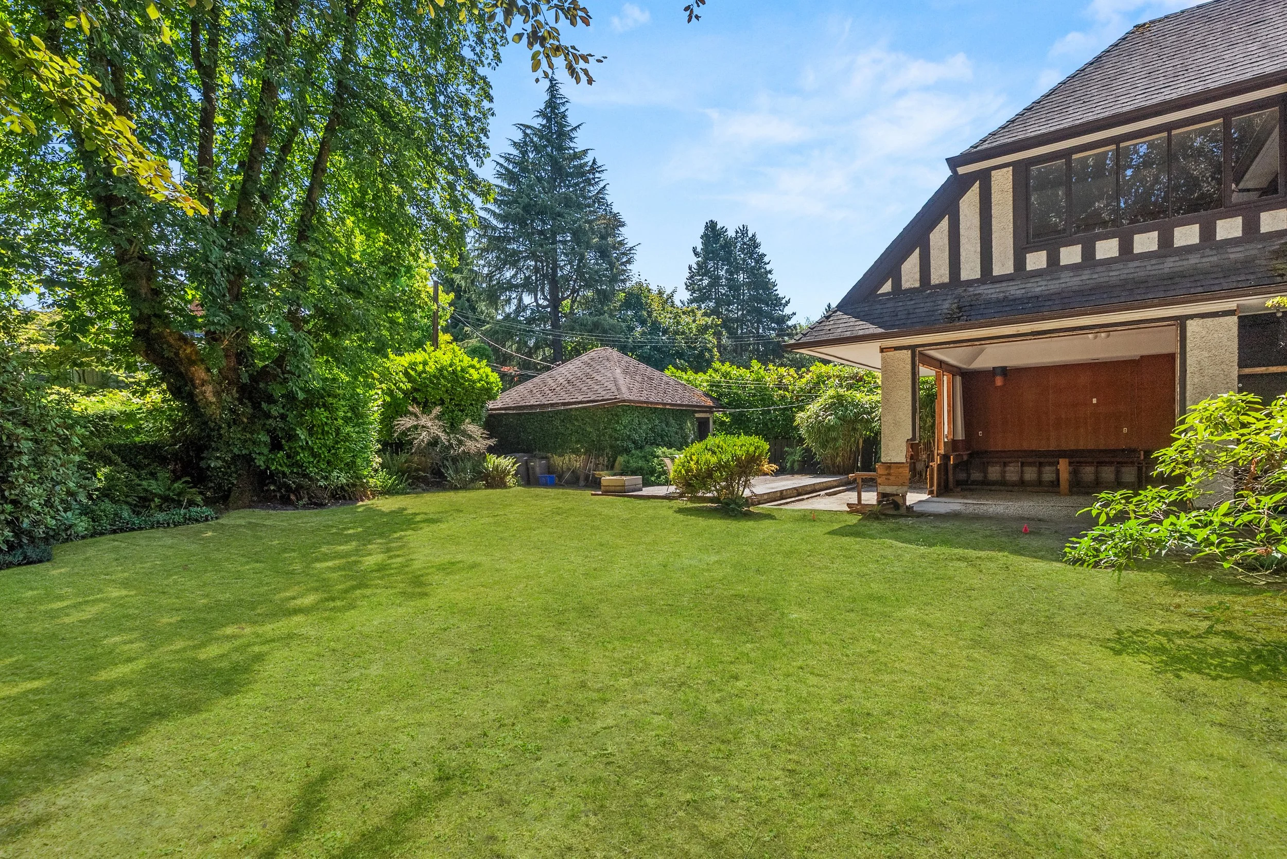 4412 Marguerite St Vancouver 58.jpg
