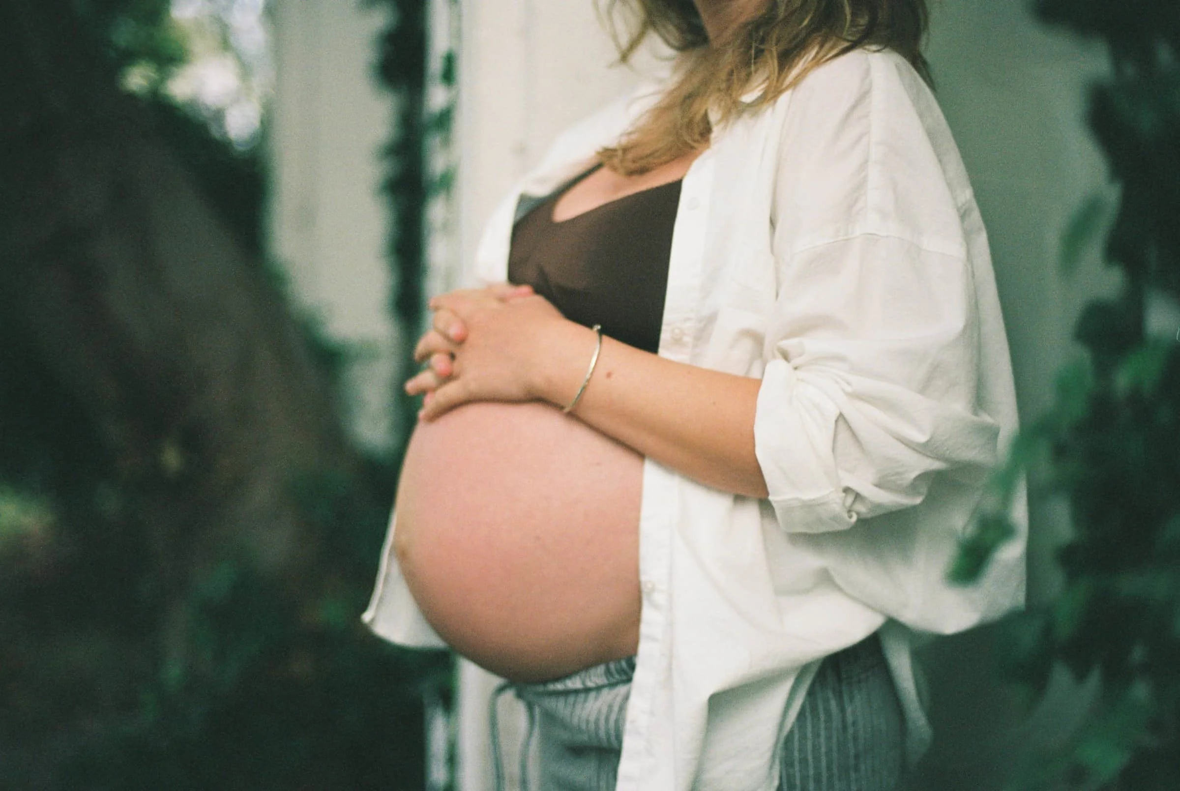Maternity photo outside, baby bump in Vancouver