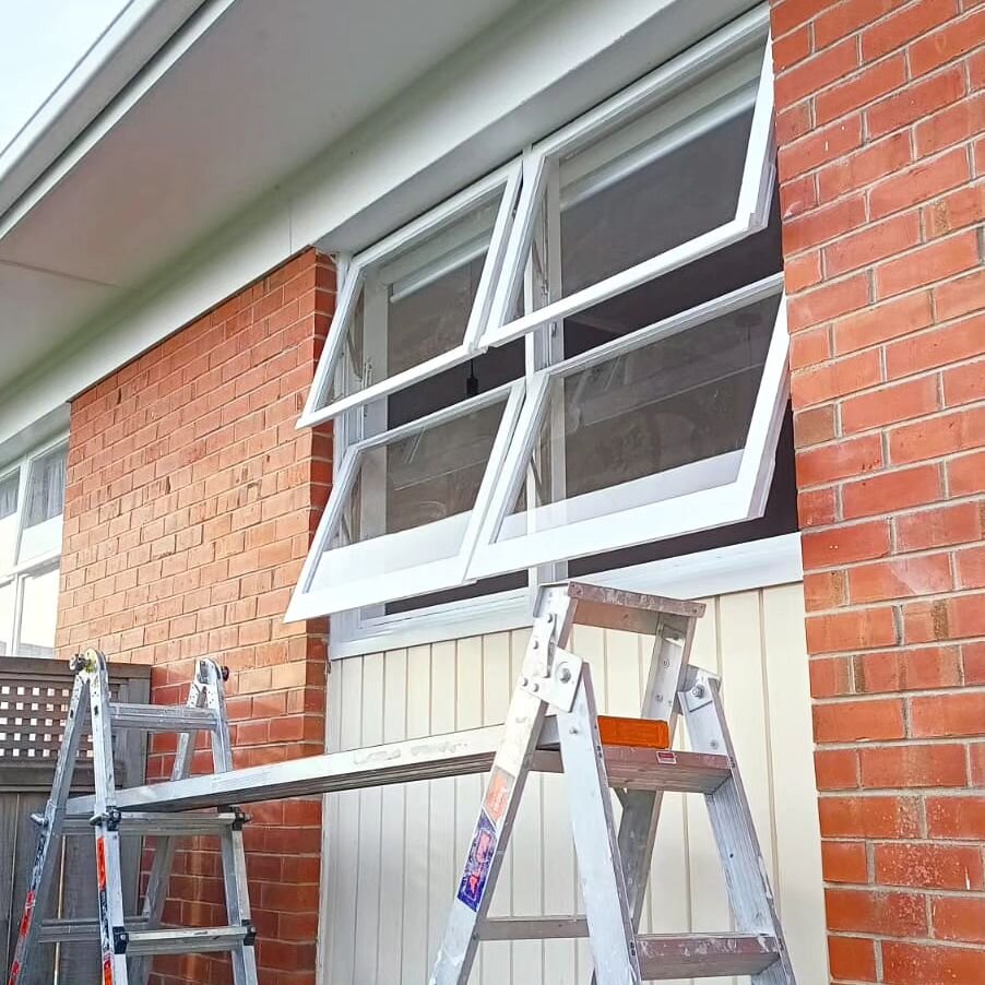 Keeping your windows well maintained is key to protecting the wood from moisture. These windows are looking brand new and ready to face the rainy winter! If your windows need mantainance, feel free to get in touch with us!
.
.
.
#aucklandpainters #on