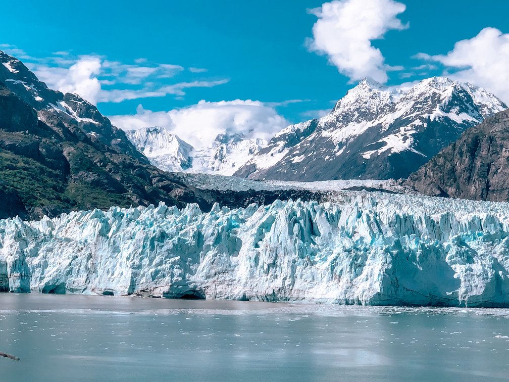 Alaska: A Land of Glaciers and Icefields - Overview of Alaska's geography and landscape