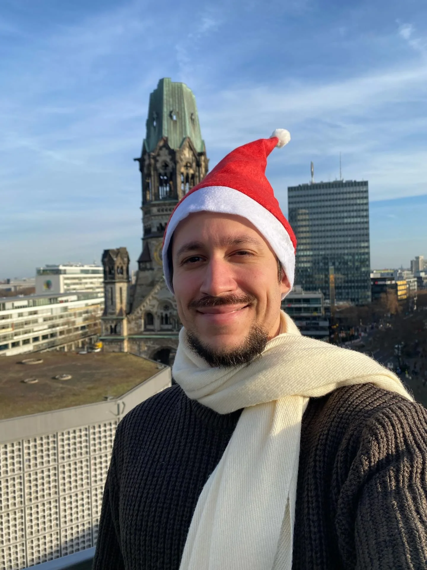 Getting into the Christmas spirit 🎅

#santa #christmas #charlottenburg #berlin