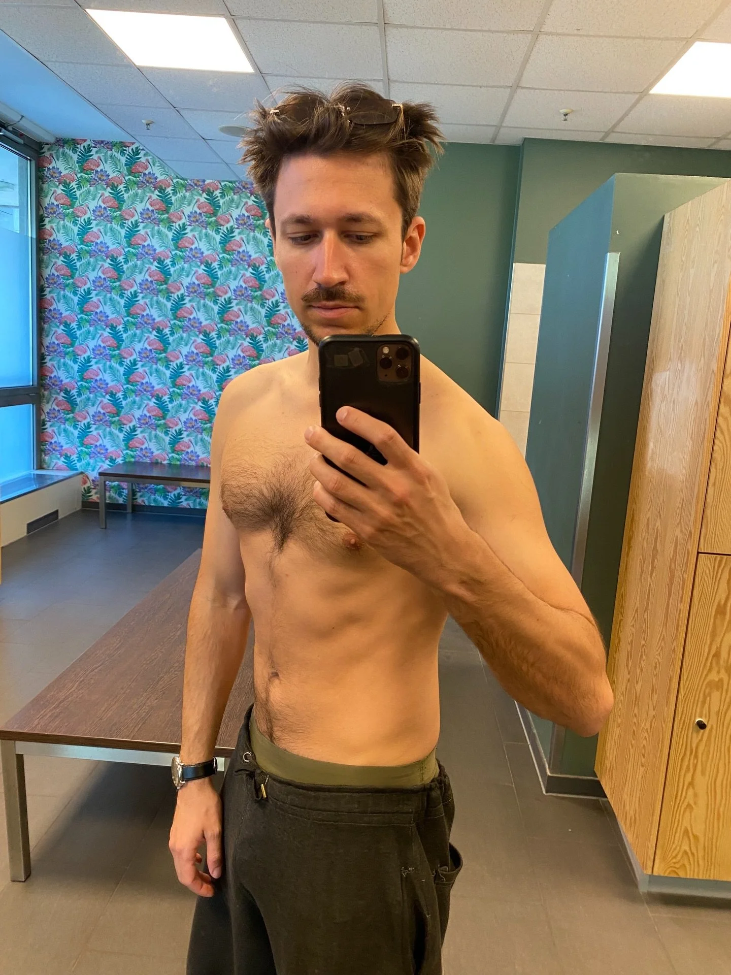 Ran a 30-day cut after getting back from Georgia. Down 1kg and feeling the leanest I&rsquo;ve been. 
#caloriedeficit #leanislaw #bodyrecomp