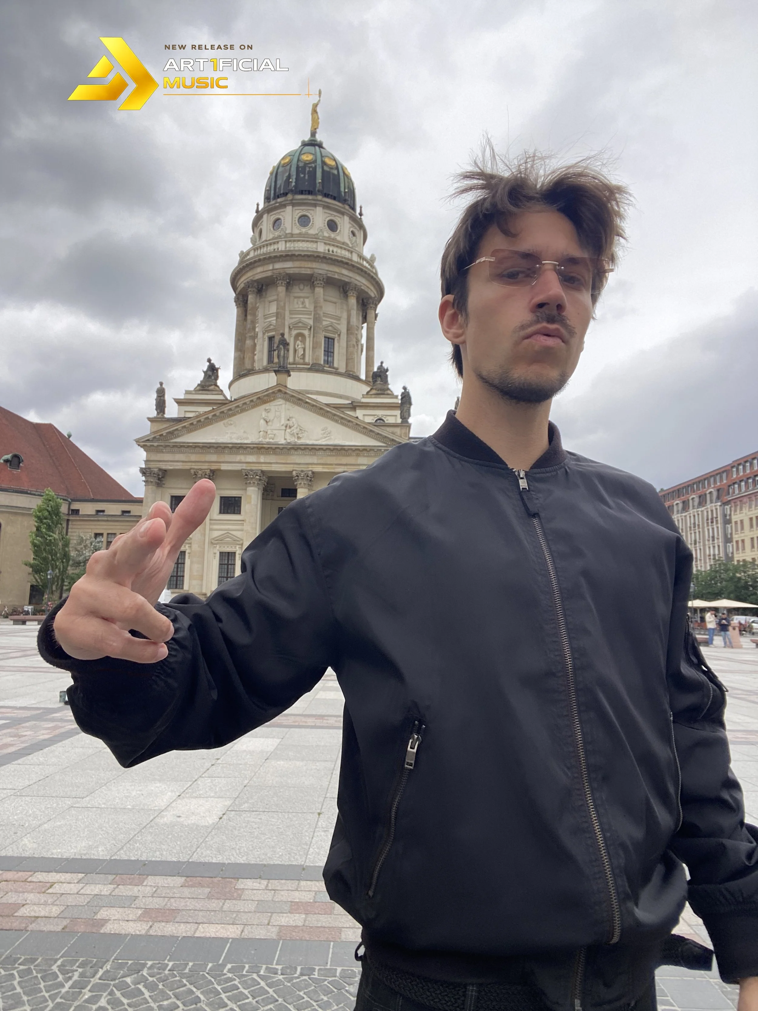 @sublumen.dnb just dropped a sick progressive tune on @art1ficialmusic ⚔️

#drumandbass #neurofunk #dnb #recordlabelowner