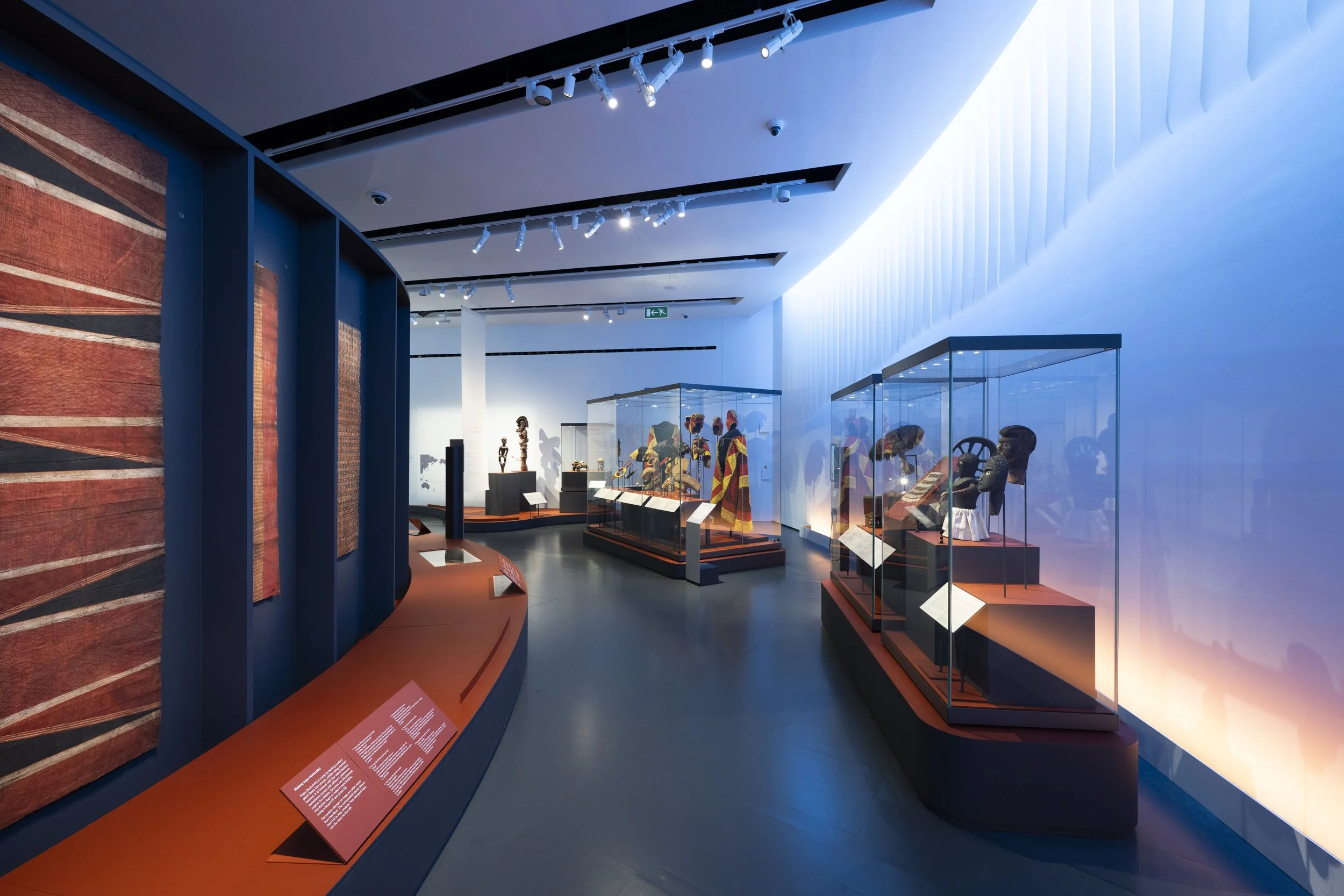 Installation view of Hawai’i: A Kingdom Crossing Oceans at the British Museum, 2026. Image © The Trustees of the British Museum.