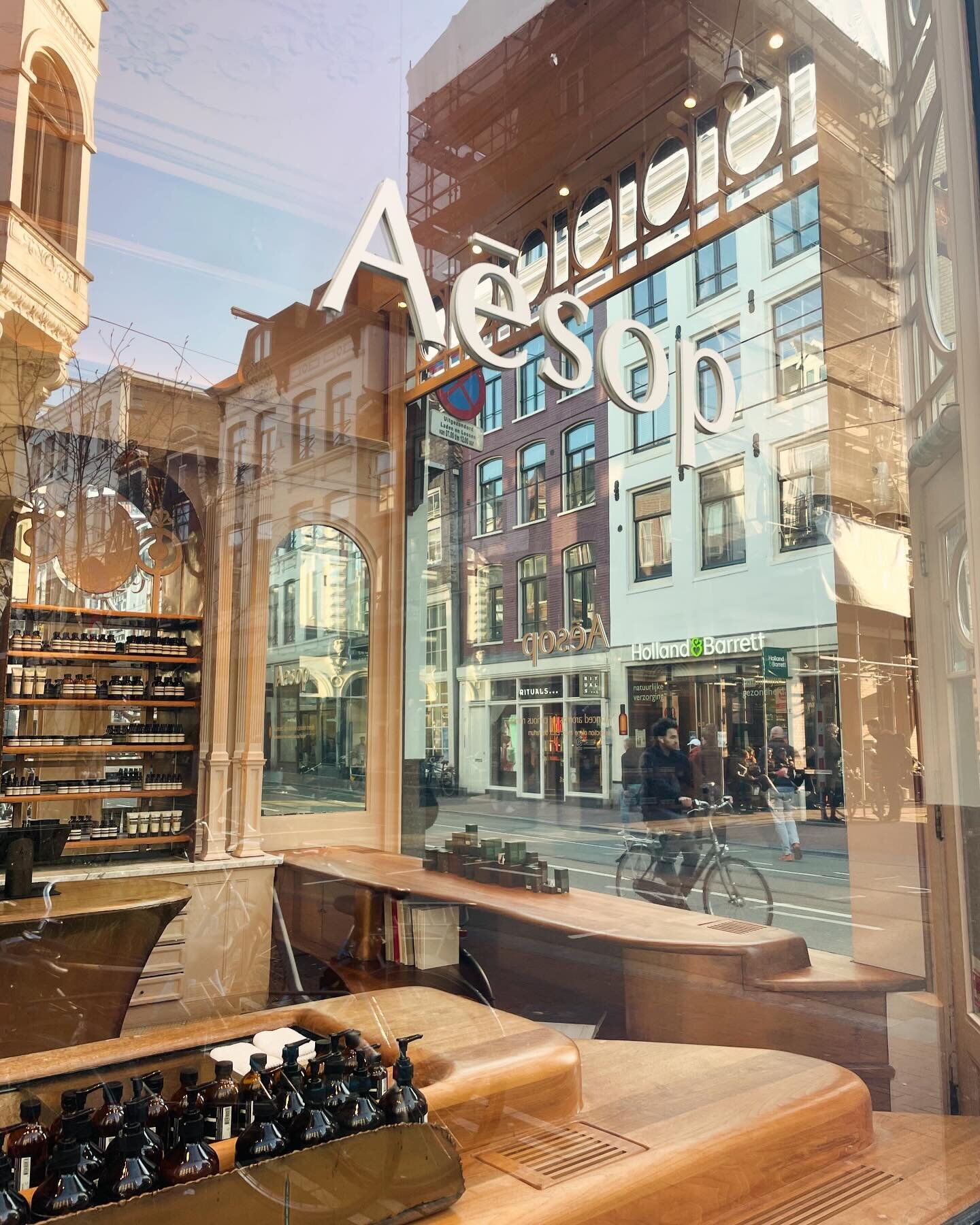 @retail.factory is in Amsterdam this week, scouting for our next #retailtour, and here is the @aesopskincare store on Utrechtestraat that caught our eye. Located in an old 17th century building and former candy store, the pink shades, copper curves a