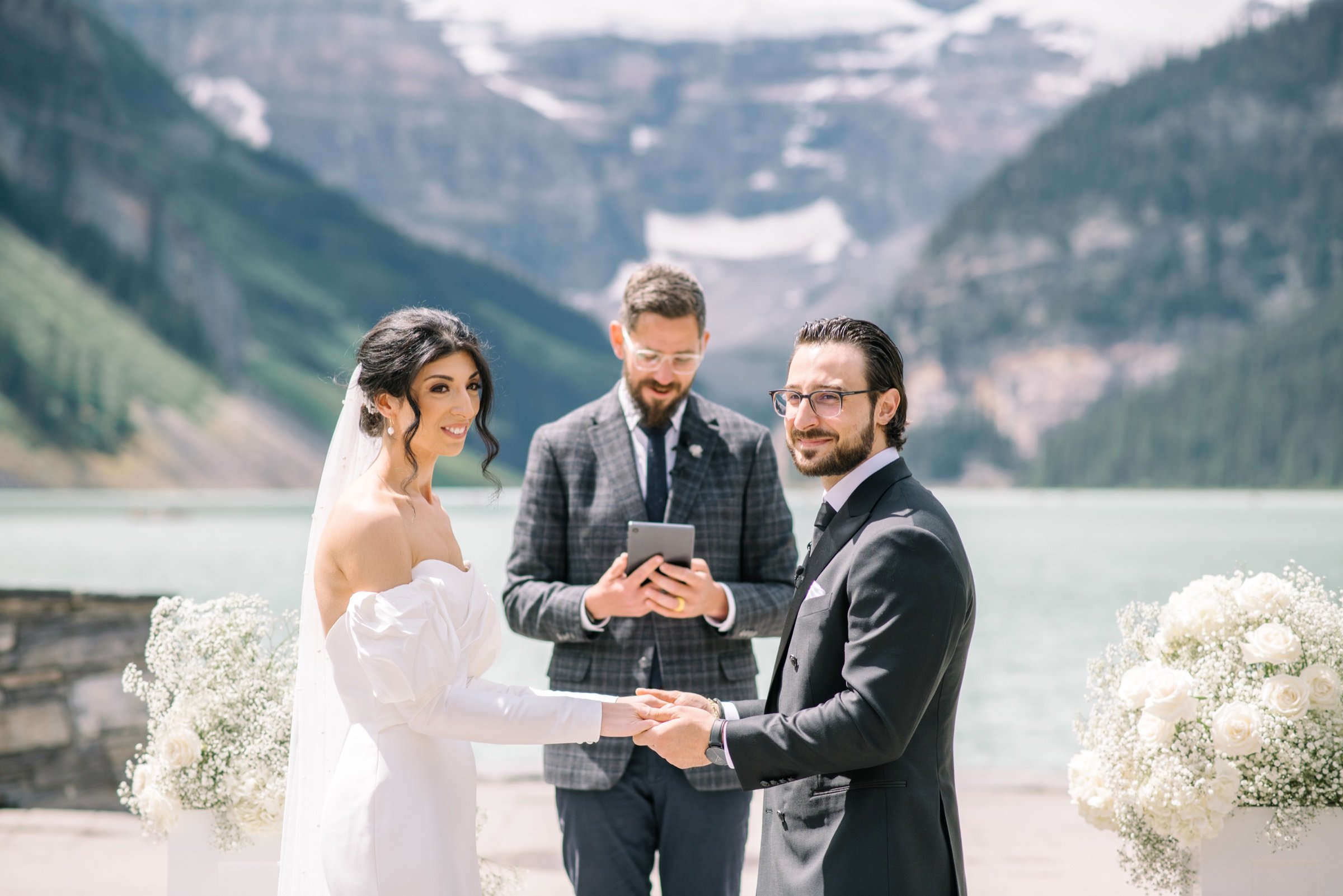 summer_chateau_lake_louise_wedding_020.jpg