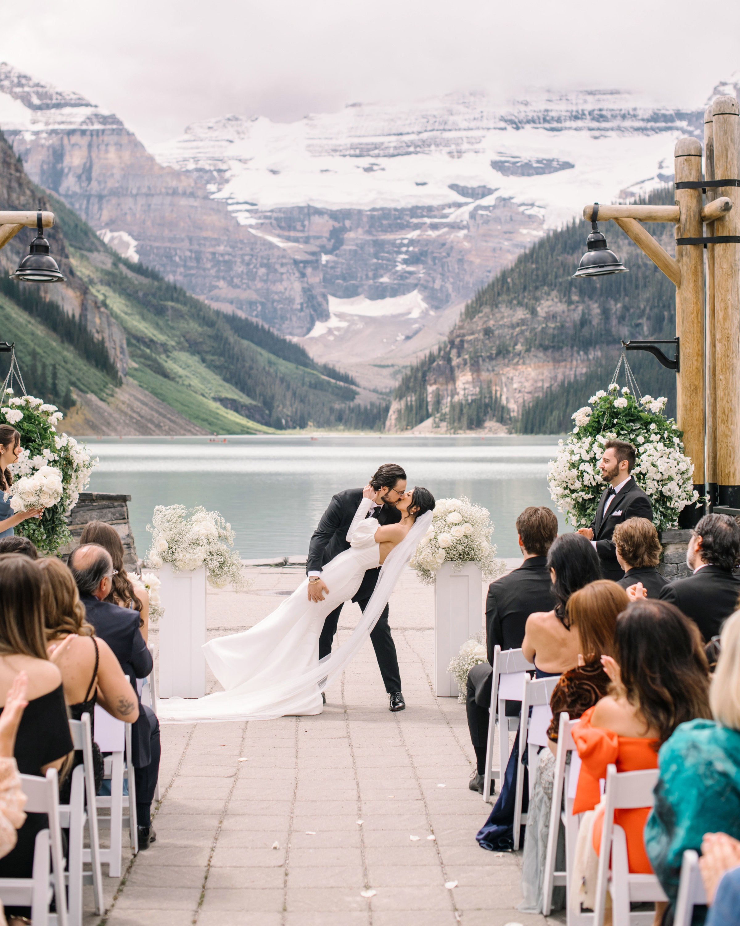 summer_chateau_lake_louise_wedding_024.jpg