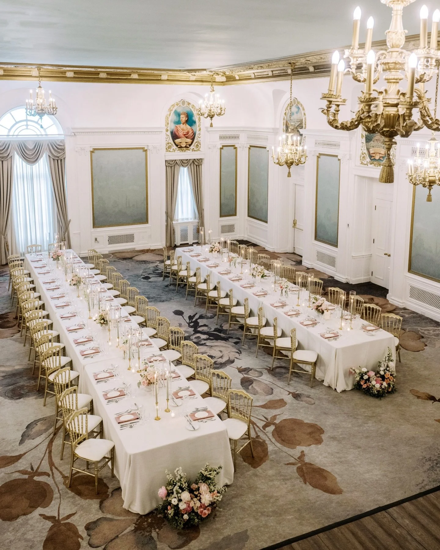 The prettiest day @fairmontpalliser

Planning &amp; Design @ravenalexandraweddings
Florals @floral.and.field
Rentals @modernrentals.ca
Stationary @pinkumbrellainvites

#calgarywedding #calgaryphotographer #calgaryweddingphotographer #yycweddings #fai