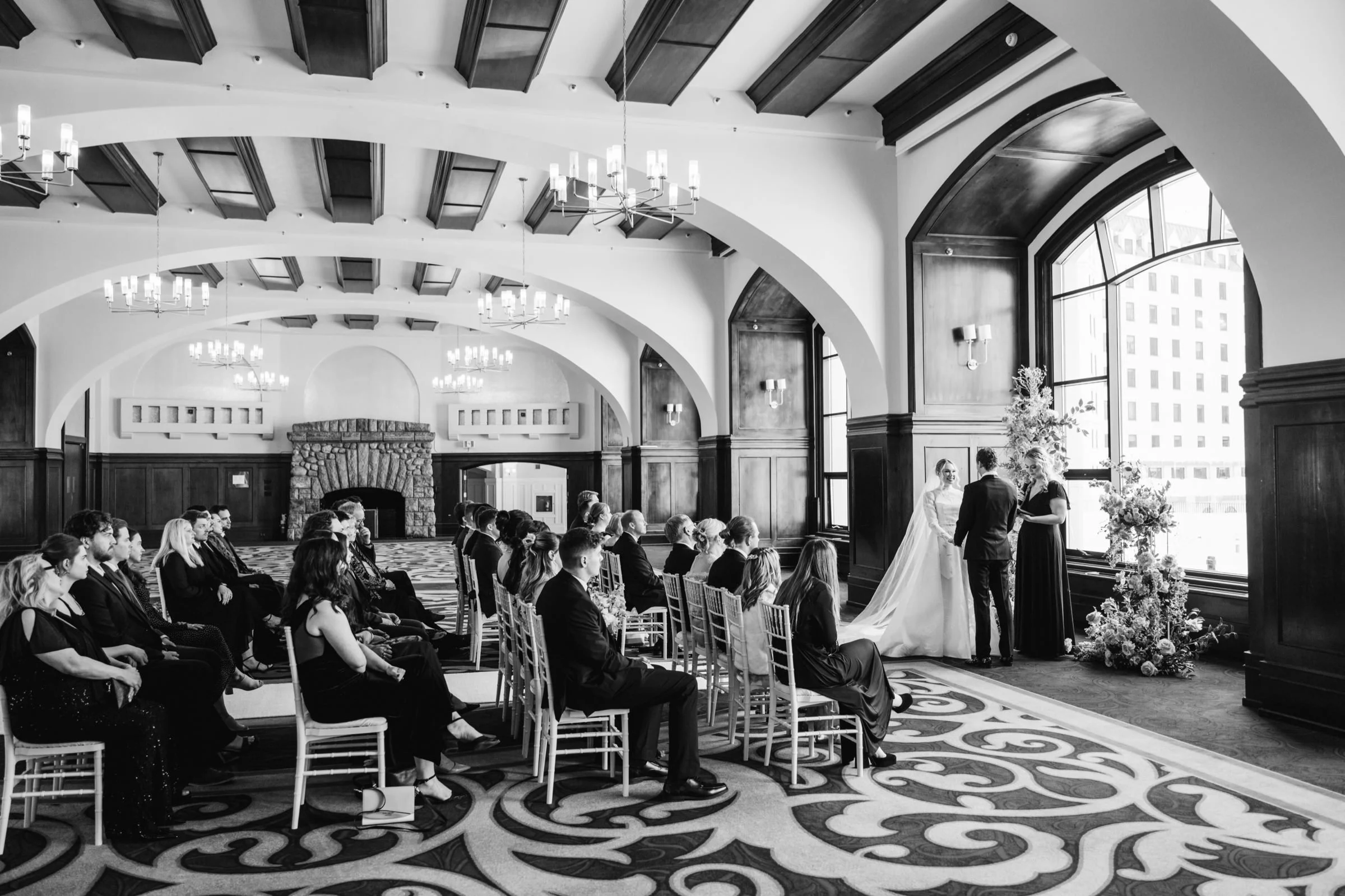 winter_wedding_fairmont_chateau_lake_louise_028.jpg