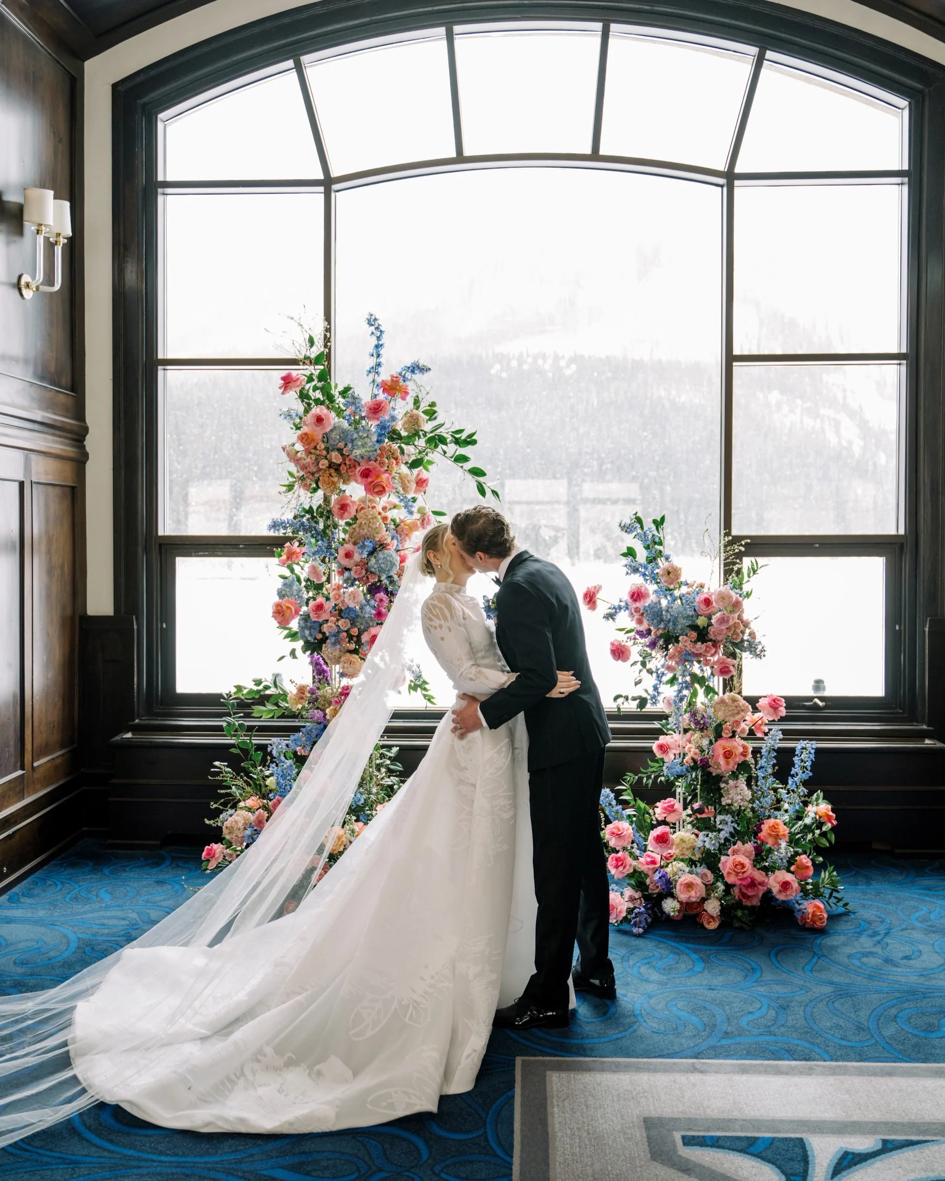 winter_wedding_fairmont_chateau_lake_louise_029.jpg