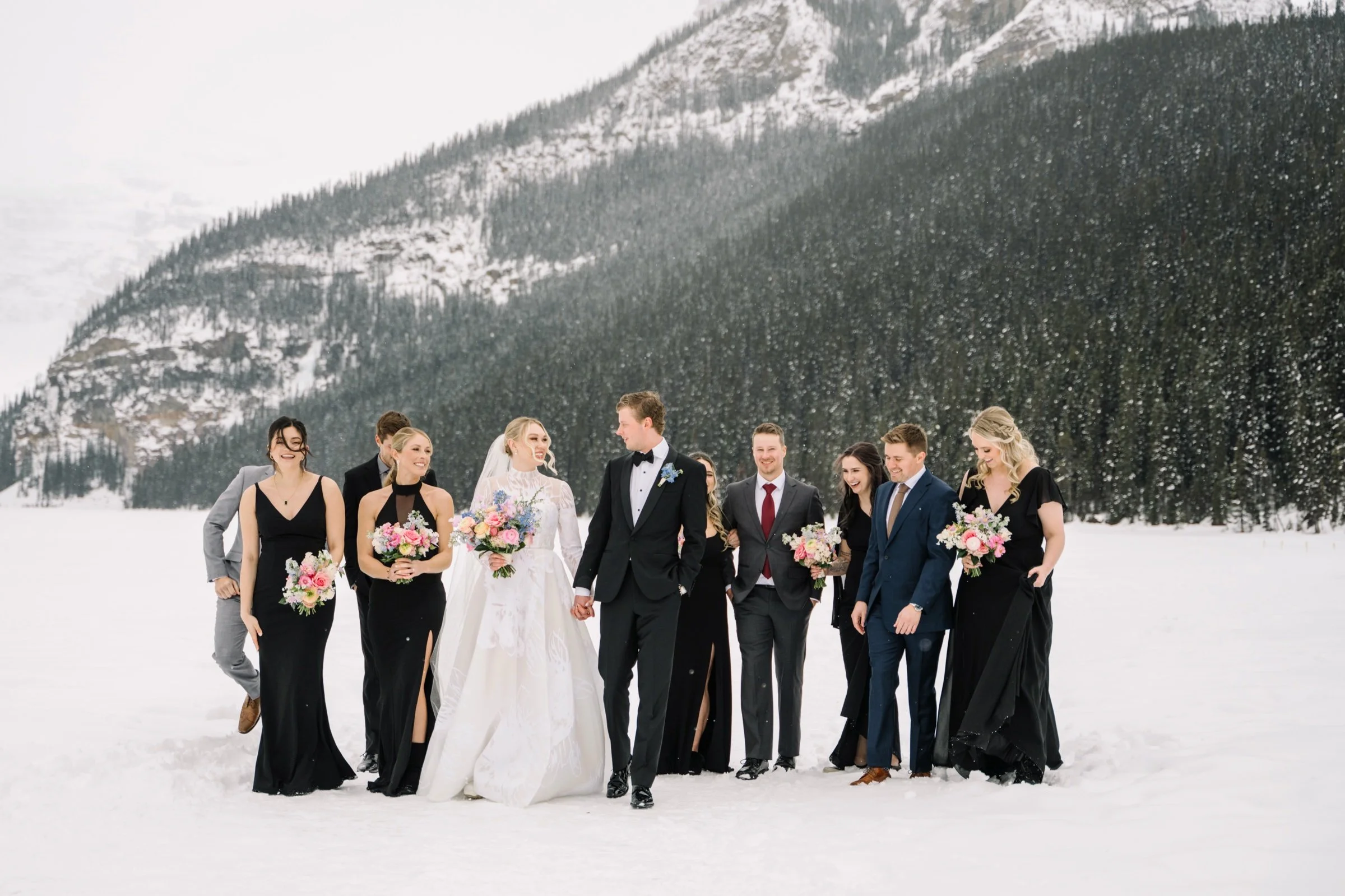 winter_wedding_fairmont_chateau_lake_louise_031.jpg