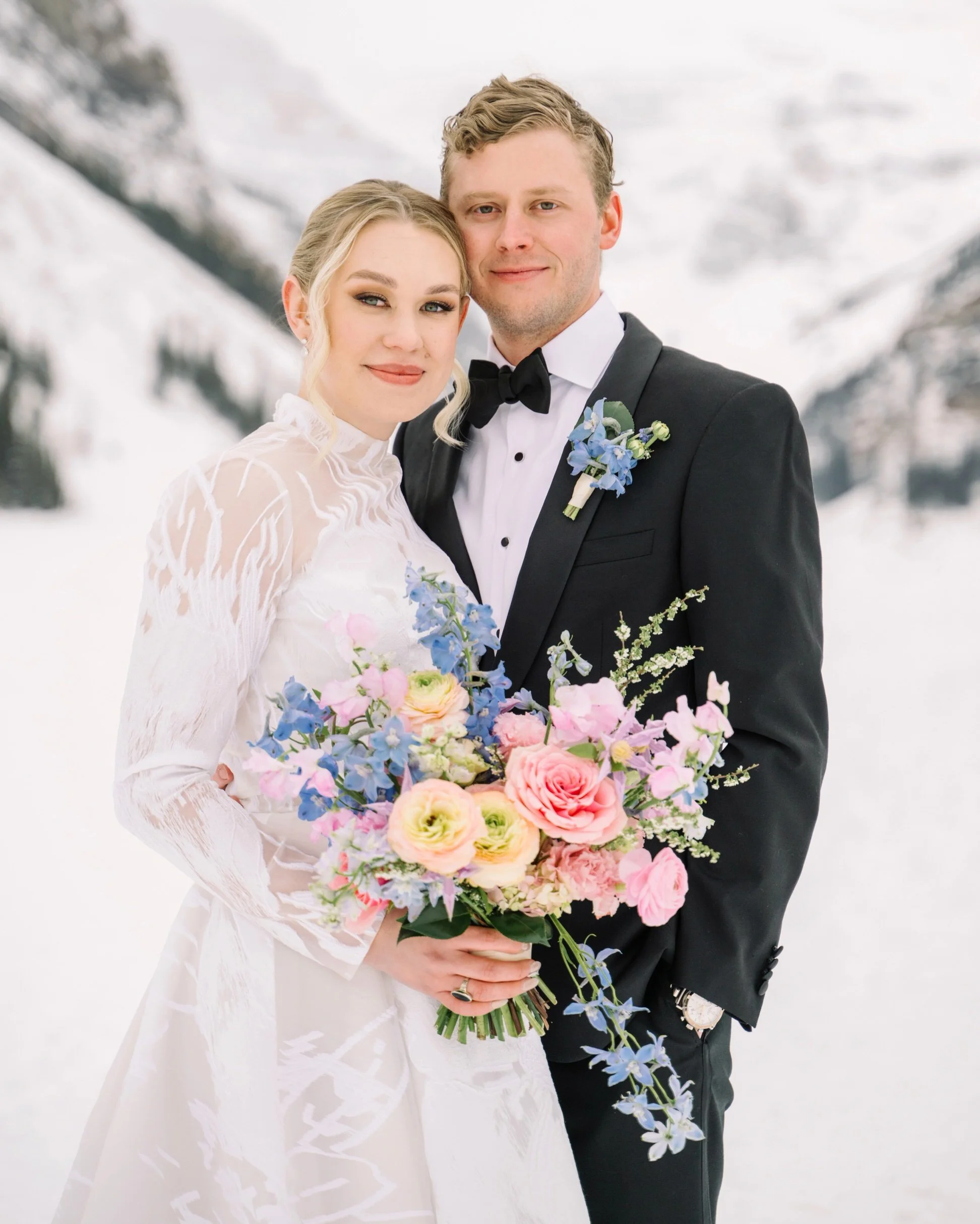 winter_wedding_fairmont_chateau_lake_louise_044.jpg