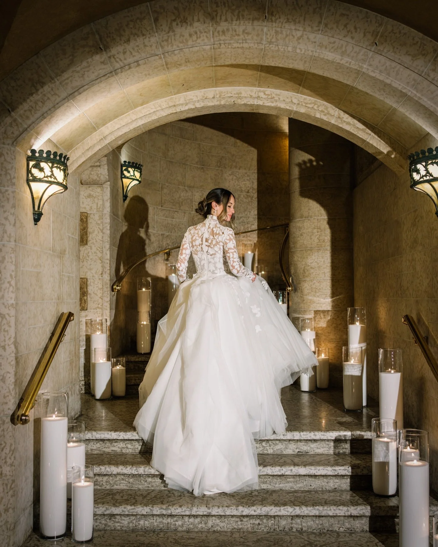 First wedding of 2026 @fairmontbanff

Coordination/Design: @blushedbeginnings_
Photographer: @corrinawalkerphotography
Videographer: @twistedfilmworks
Florals: @bluelakesfloraldesign
DJ: @pezproductions
HMUA: @liliesandlacebeautyco
Rentals: @mountain