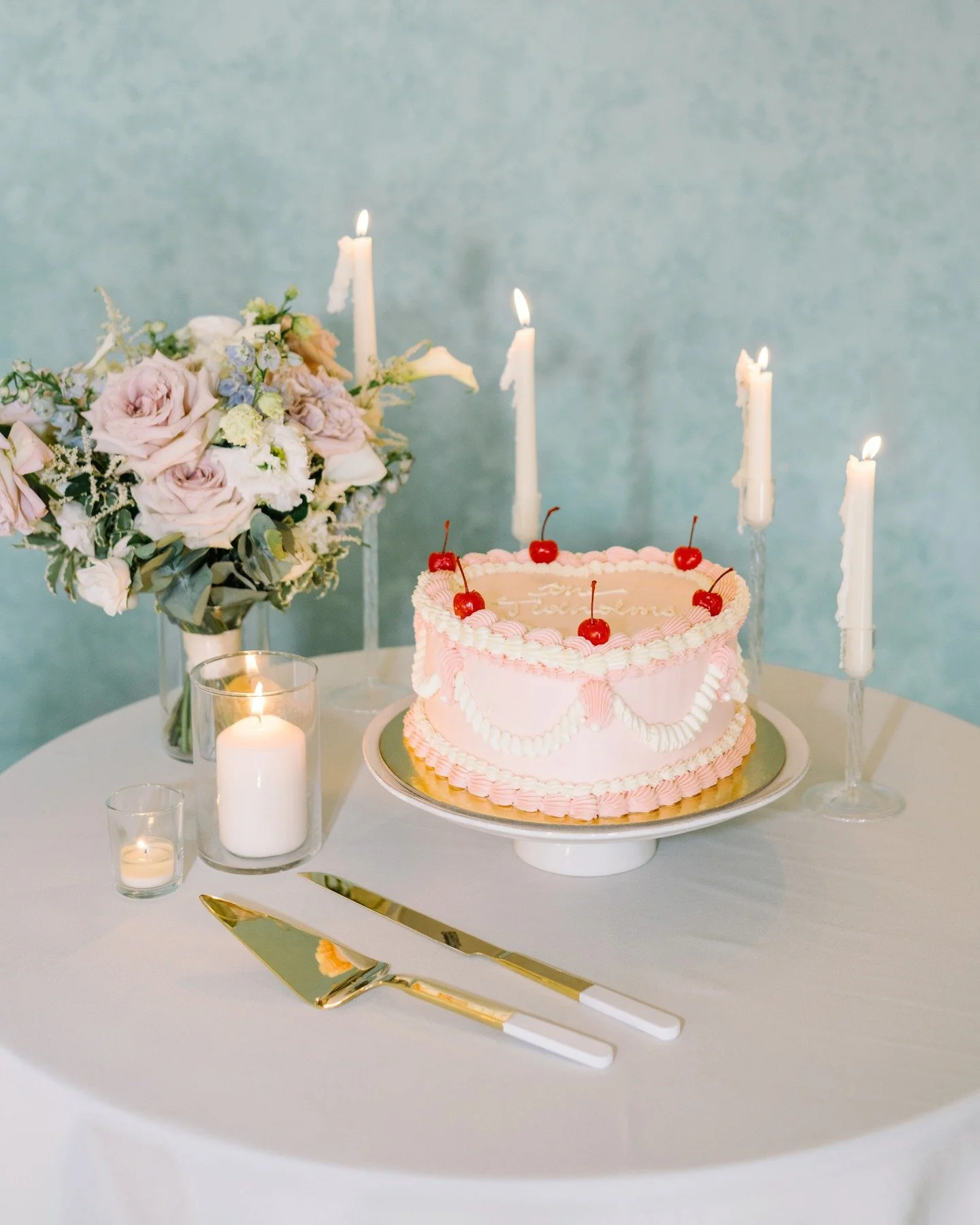 Cutest cake by @prettysweetyyc
#cherryontop